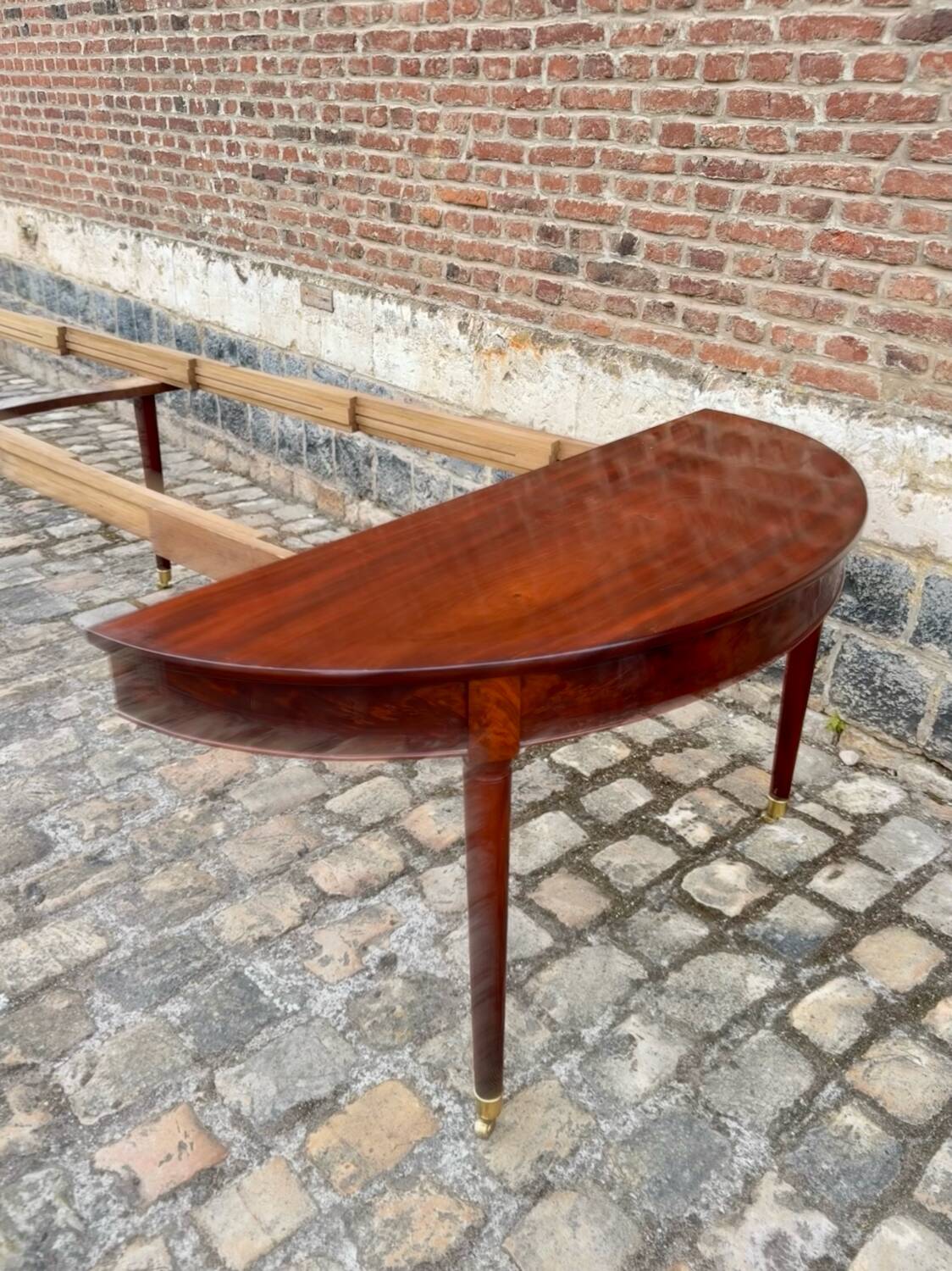 Table de salle à manger en acajou massif d’époque Louis XVI XVIII eme