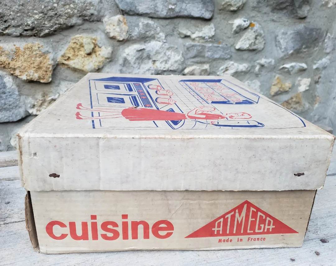 Cuisine miniature en tôle sérigraphiée