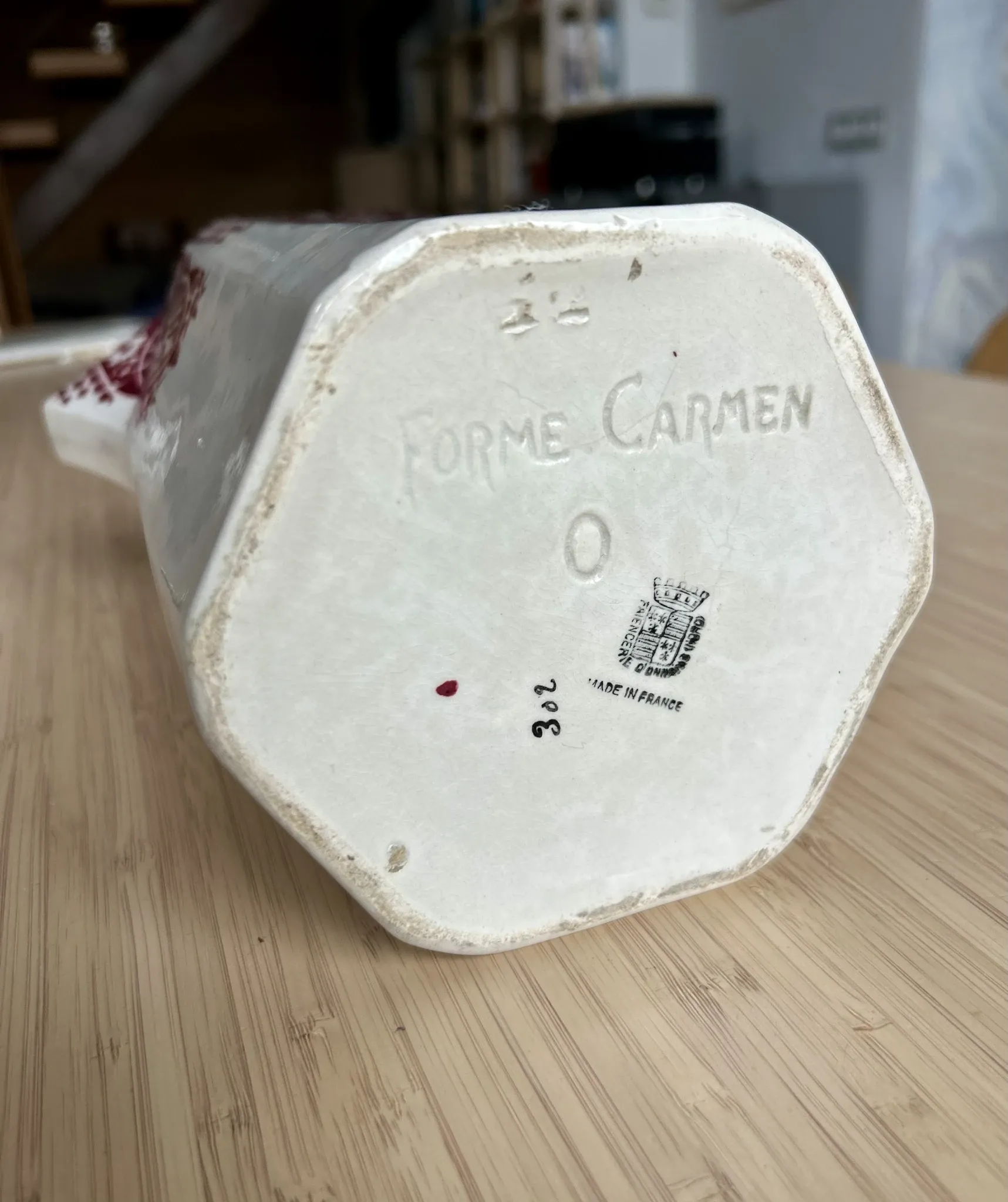 Octagonal Art Deco jug in Onnaing earthenware - Carmen model (1920-1930)