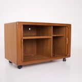 Danish mobile Hi-Fi TV buffet.