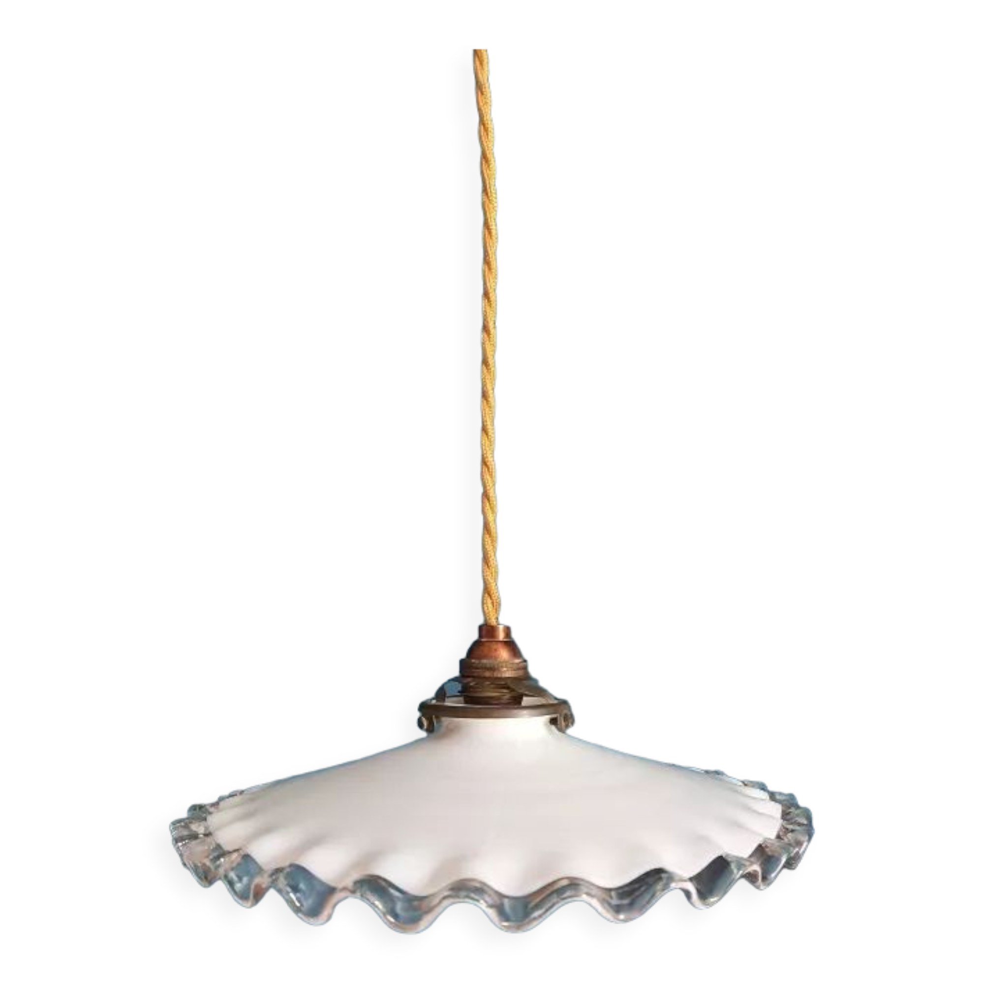Suspension lampshade corole opaline lace brass
