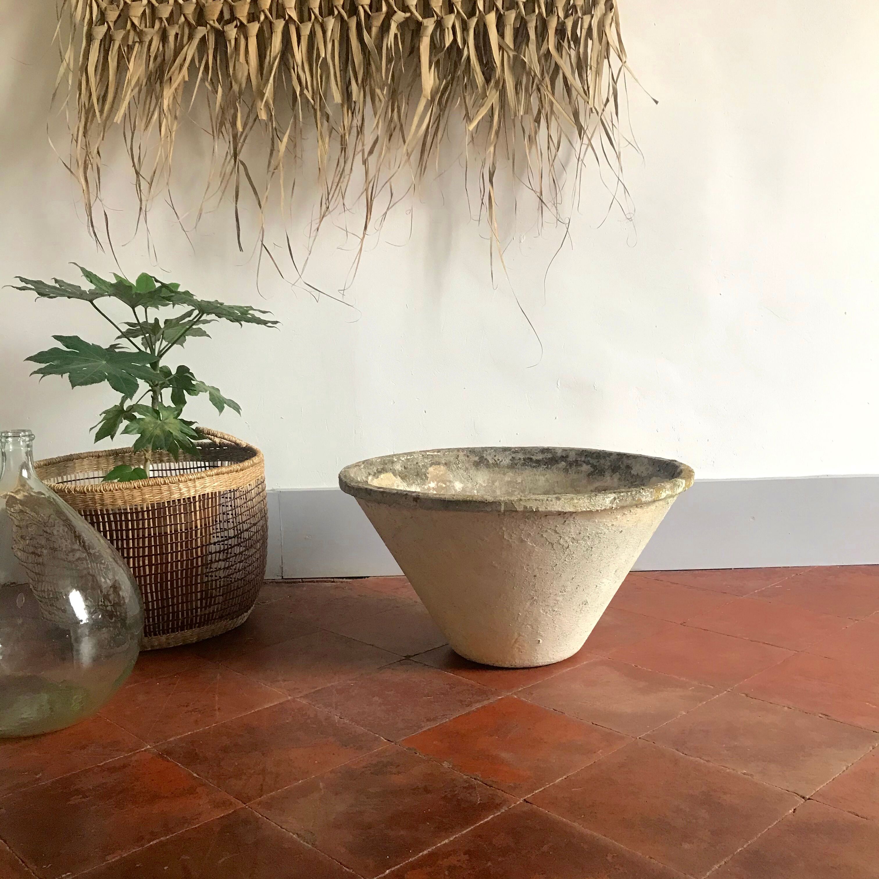Paul Zülli design planter basin, model "Saint Gall" edited by Eternit
