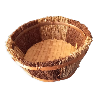 Vintage basket in bamboo and wicker