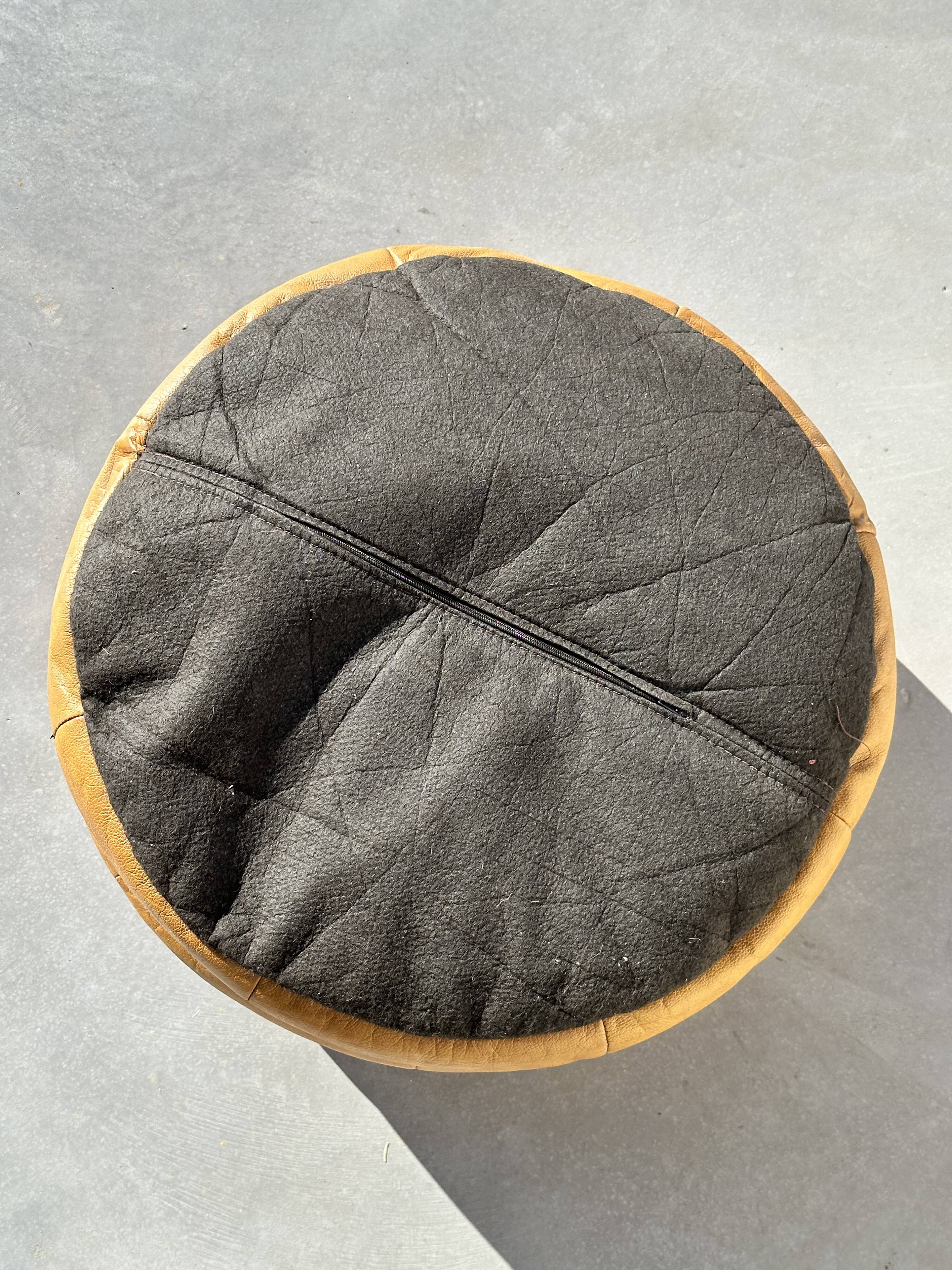 De Sede house style pouf in fauv leather patchwork, 1970s design