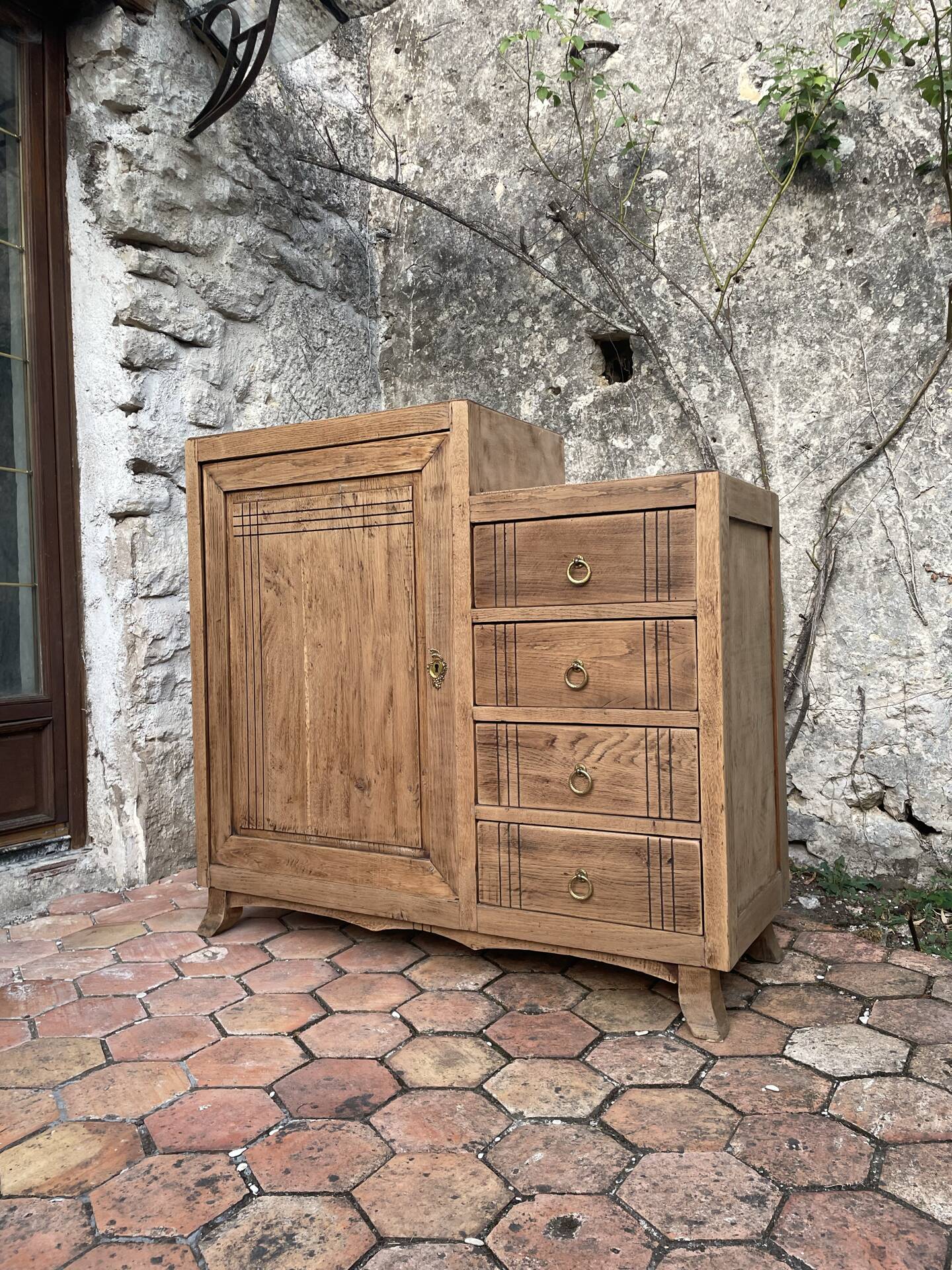 Buffet asymétrique ancien 