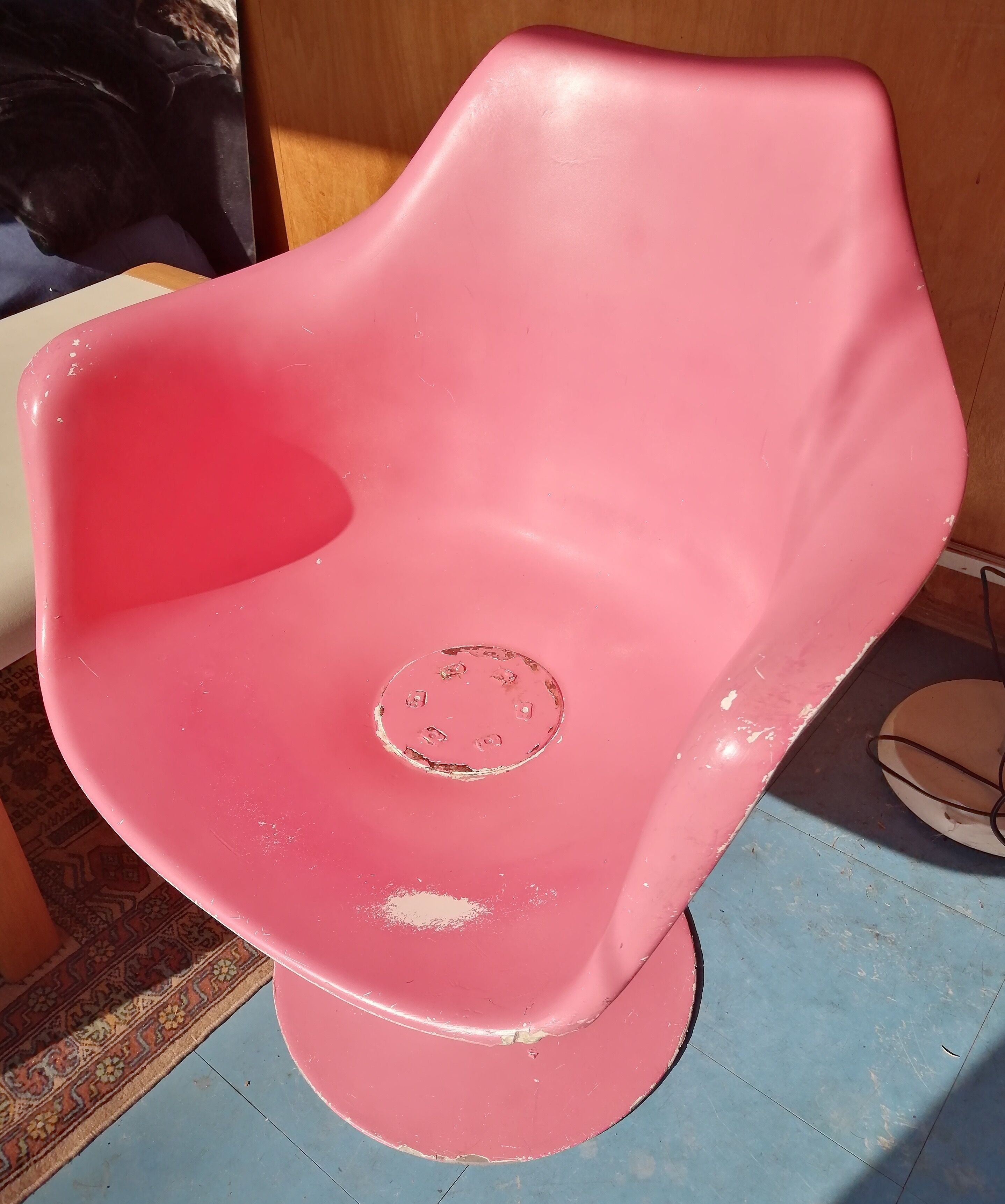 Tulip armchair by Eero Saarinen Knoll edition