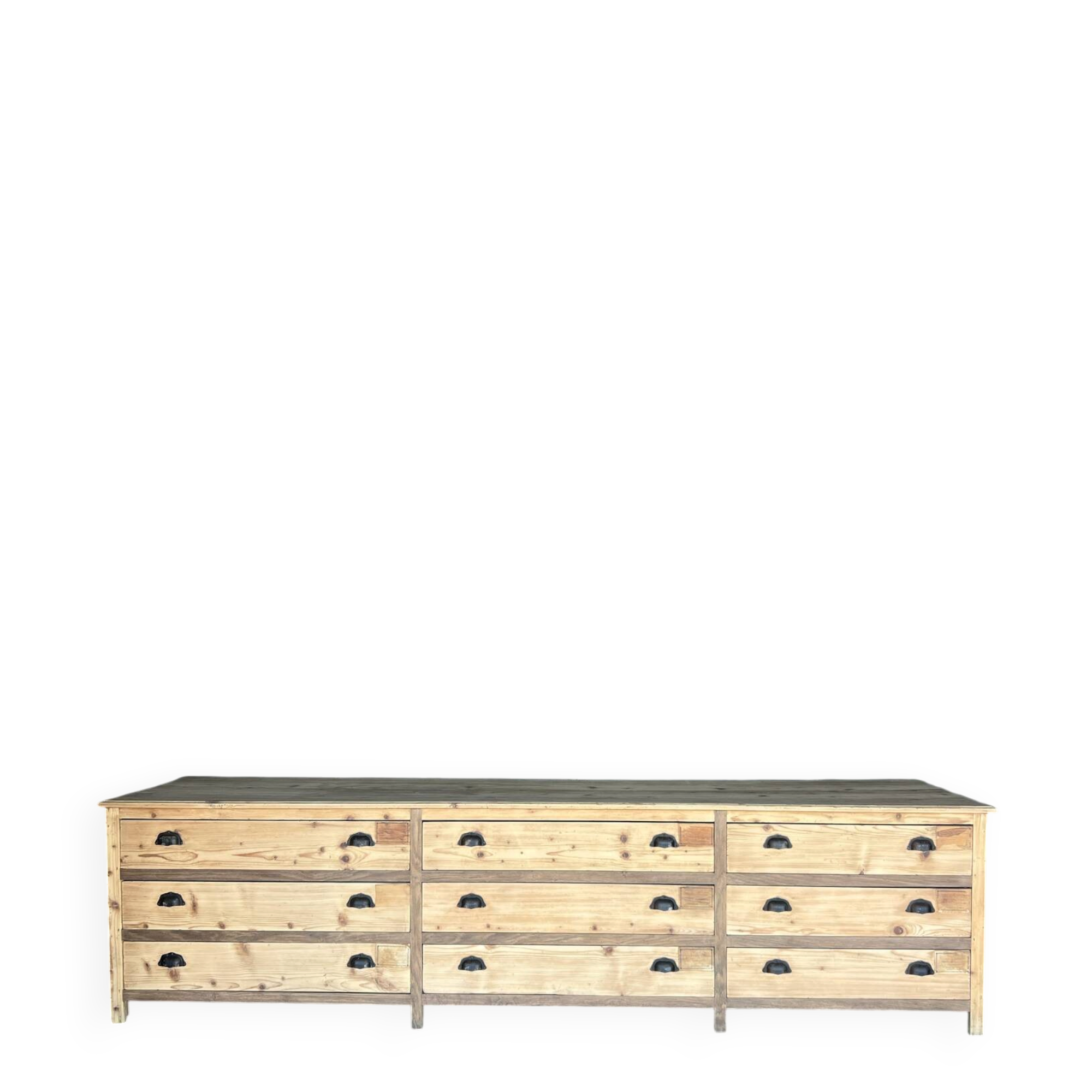 Ancien meuble de drapier bois brut