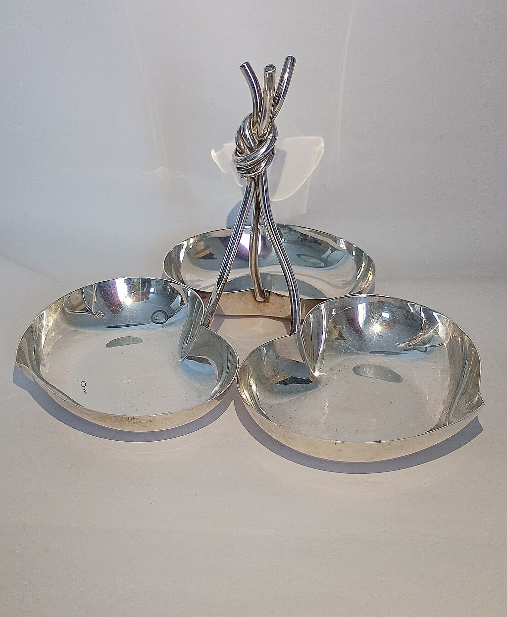 Sterling Silver (925) 3 Water Lily Leaves Centrepiece 422 grams