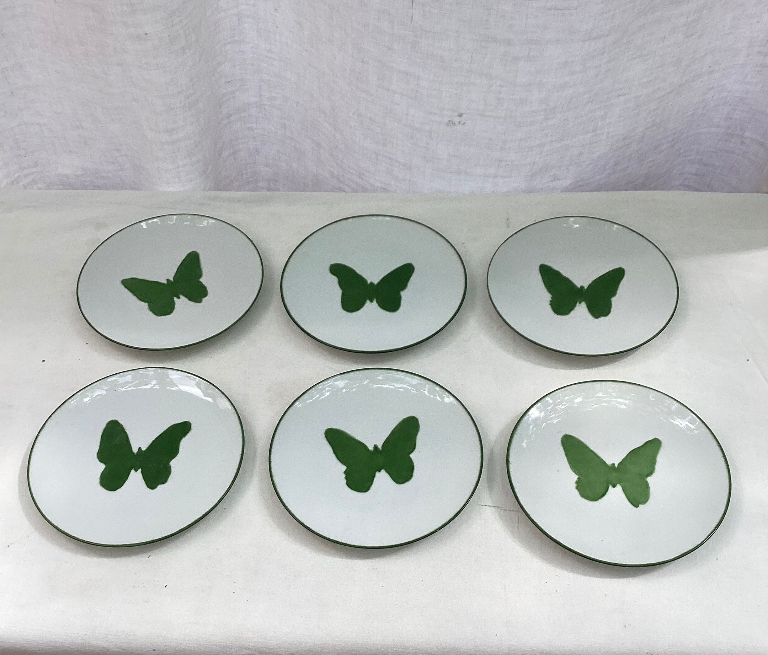 Set of six plates dish dessert in Limoges porcelain dimension: diameter -18,5cm-