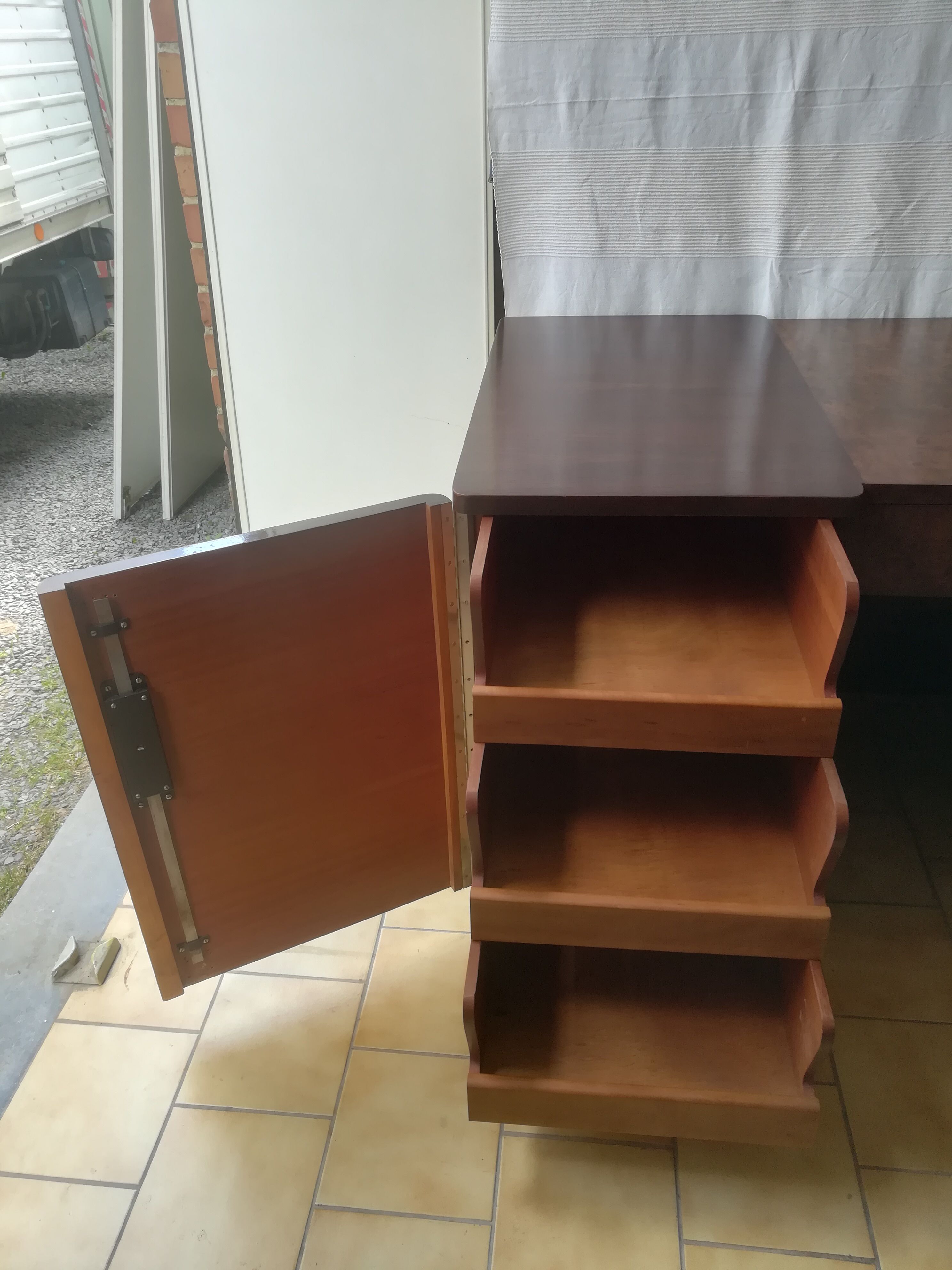 Art deco desk in rosewood and magnifying glass
