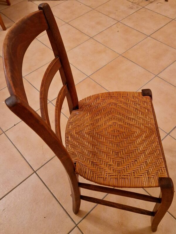 Chaise ancienne à assise en paille tressée – style rustique français