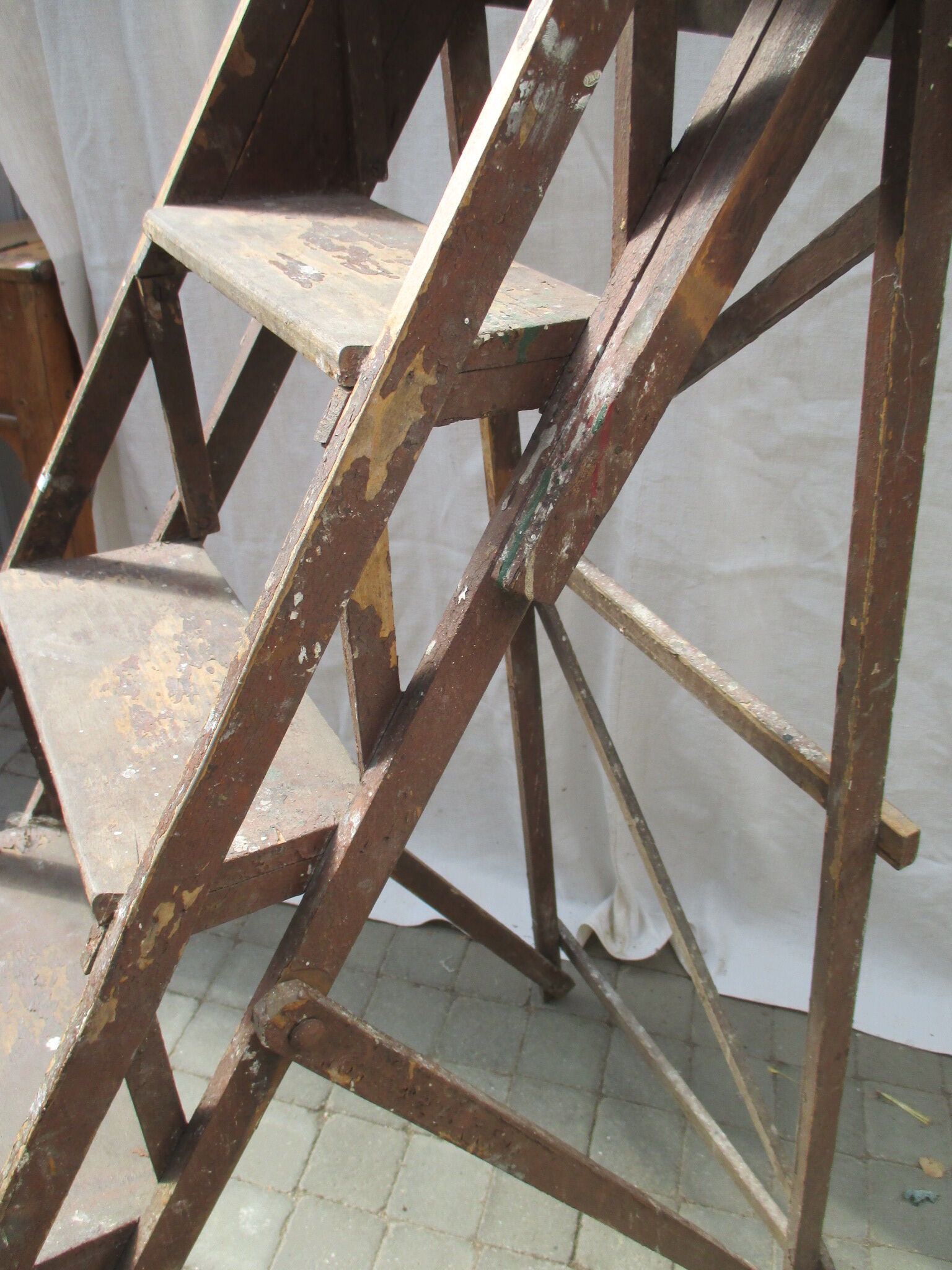 Painter wooden stepladder