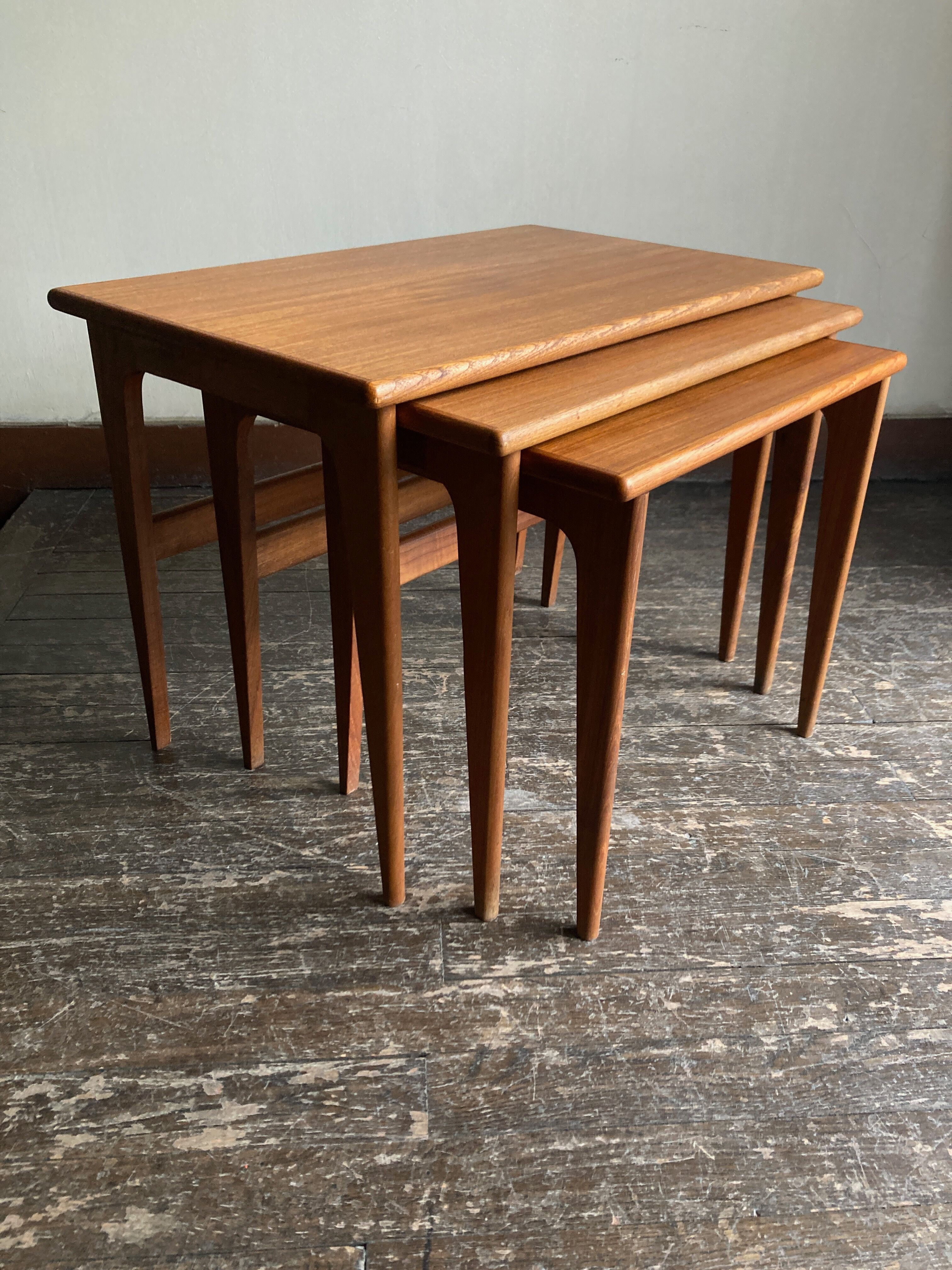 Tables gigogne de Kai Kristiansen édité par VM Denmark 1950