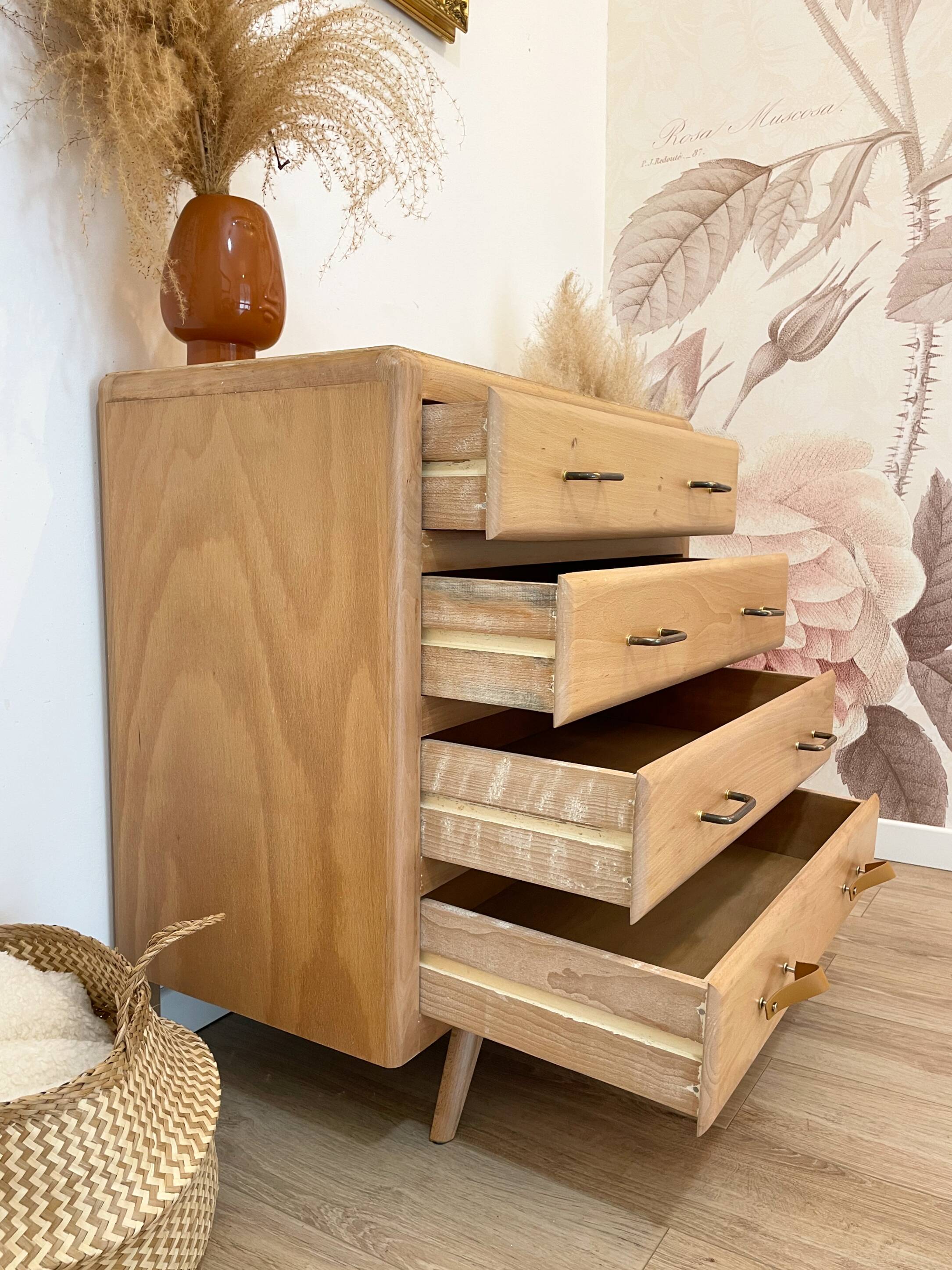 Vintage chest of drawers, tapered legs