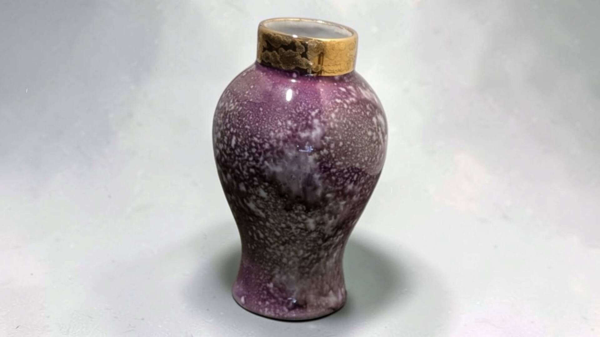 Small vase in Limoges porcelain – speckled purple decoration – Painted by Ma