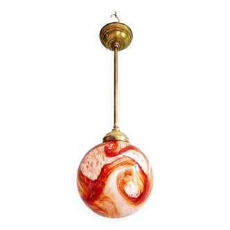 Art Deco pendant light in brass and veined opaline, 1920s-30s
