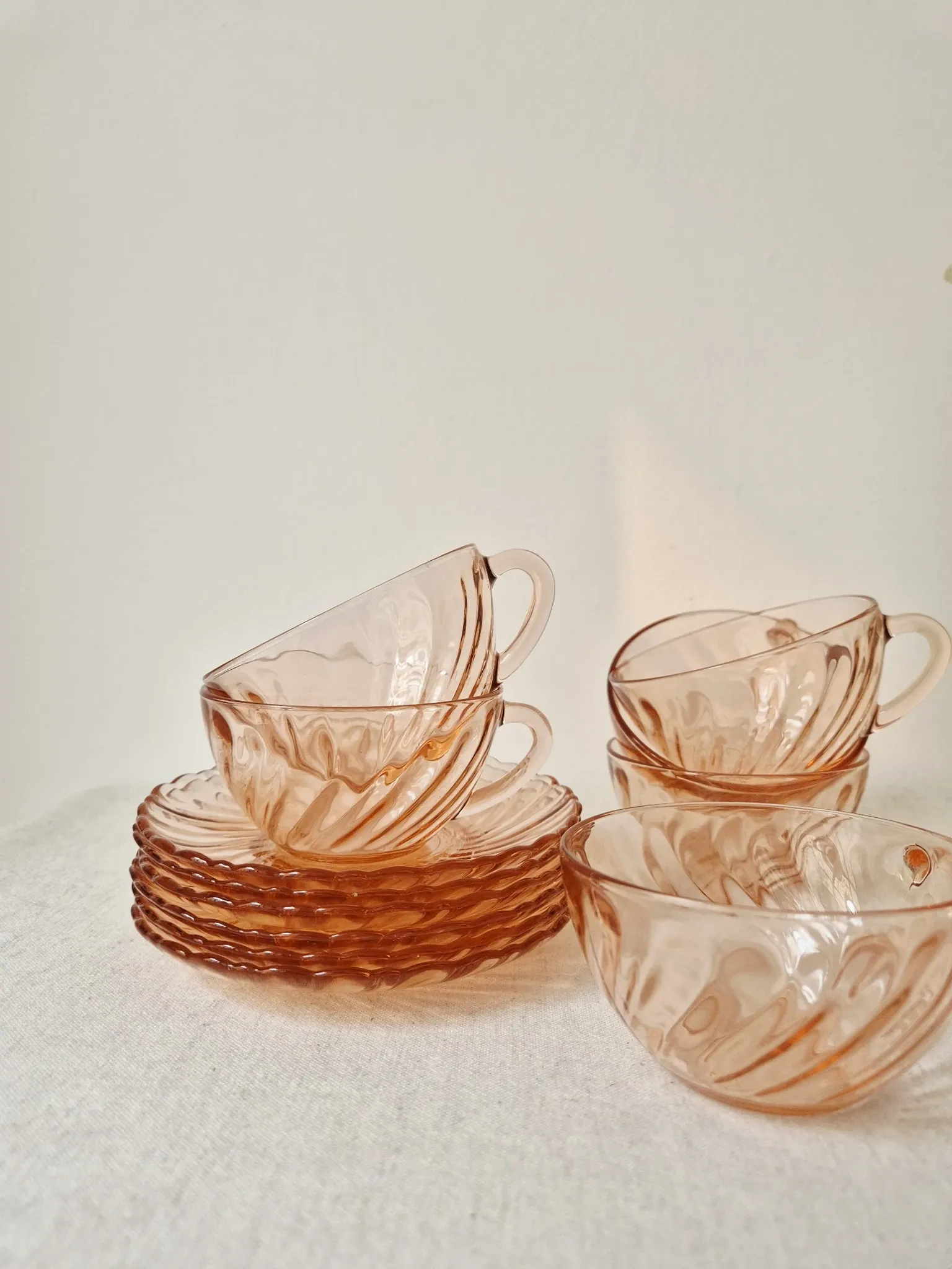 Set of 6 Coffee Cups & Saucers "Rosaline" '70s - Arcoroc France