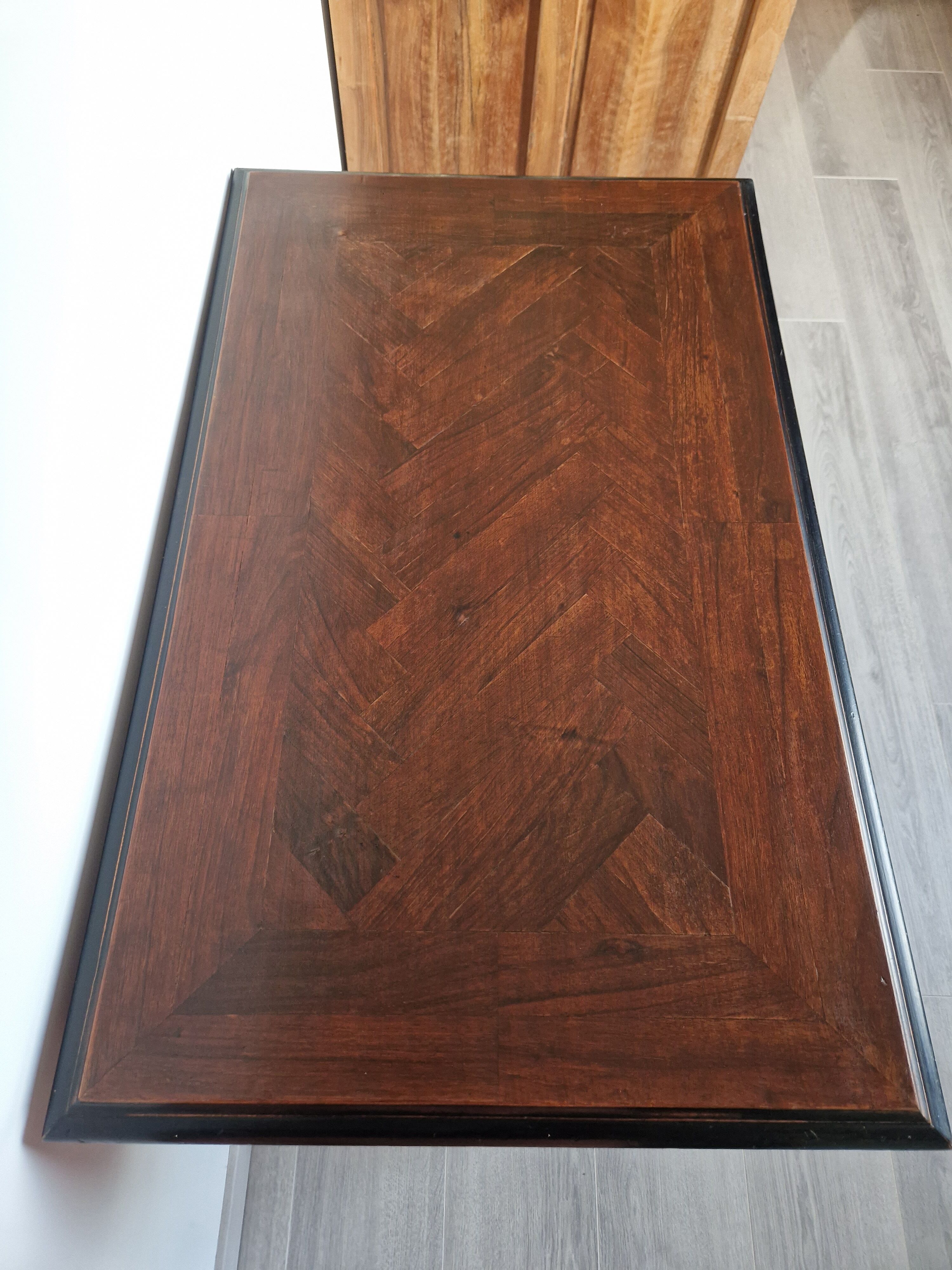 Napoleon nineteenth century desk in solid walnut and mahogany veneer