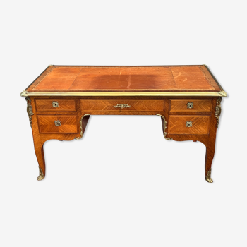 Bureau plat en marqueterie Louis XV