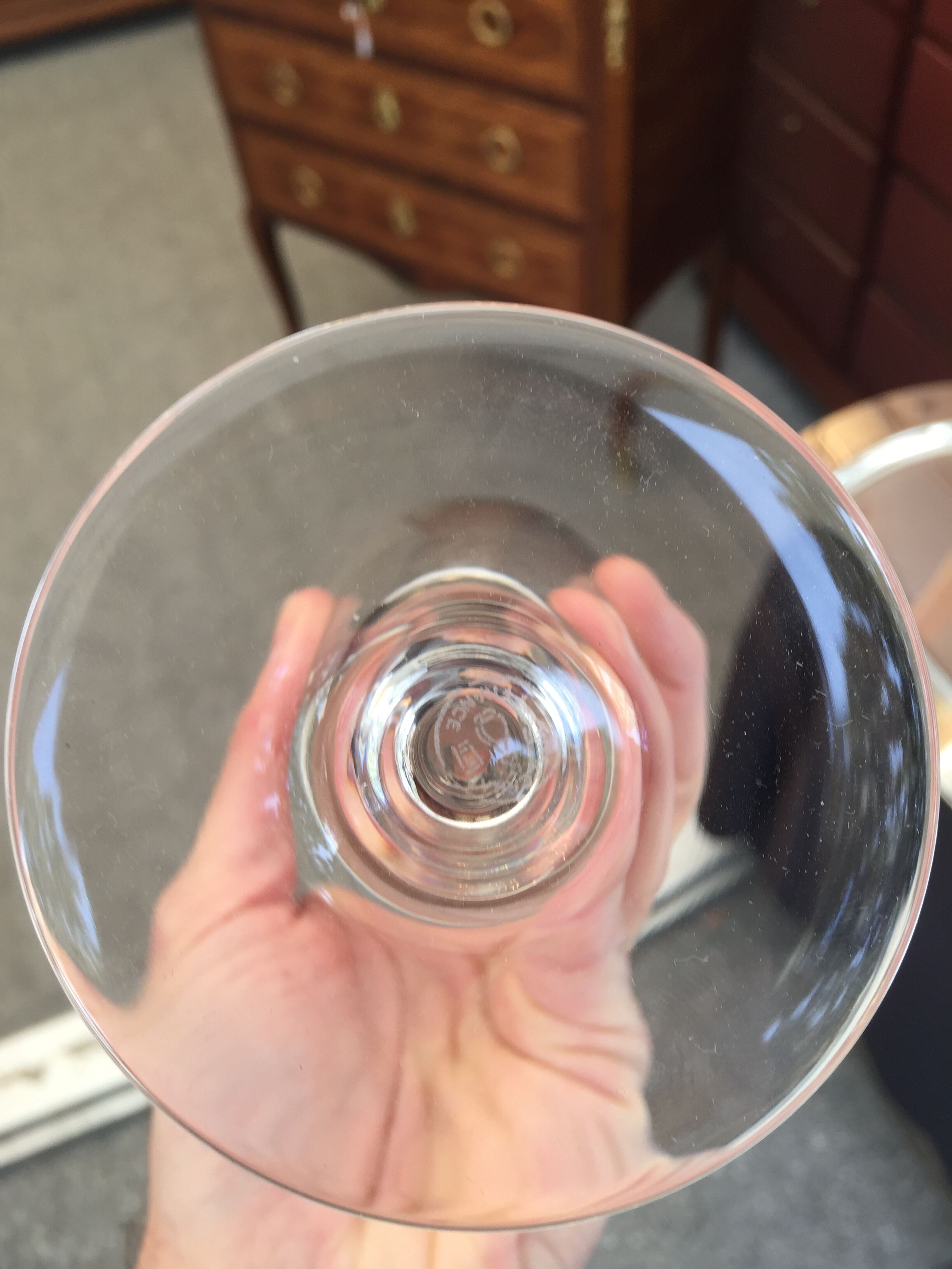 Service of 12 Baccarat champagne flutes.