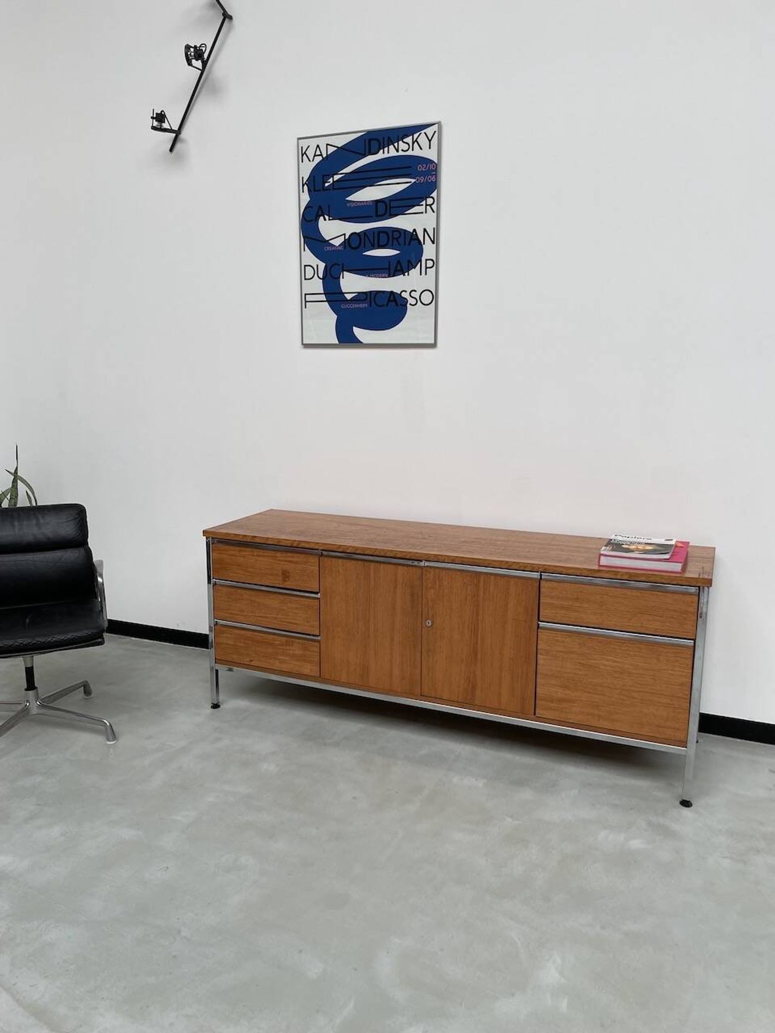 1960s modernist enfilade