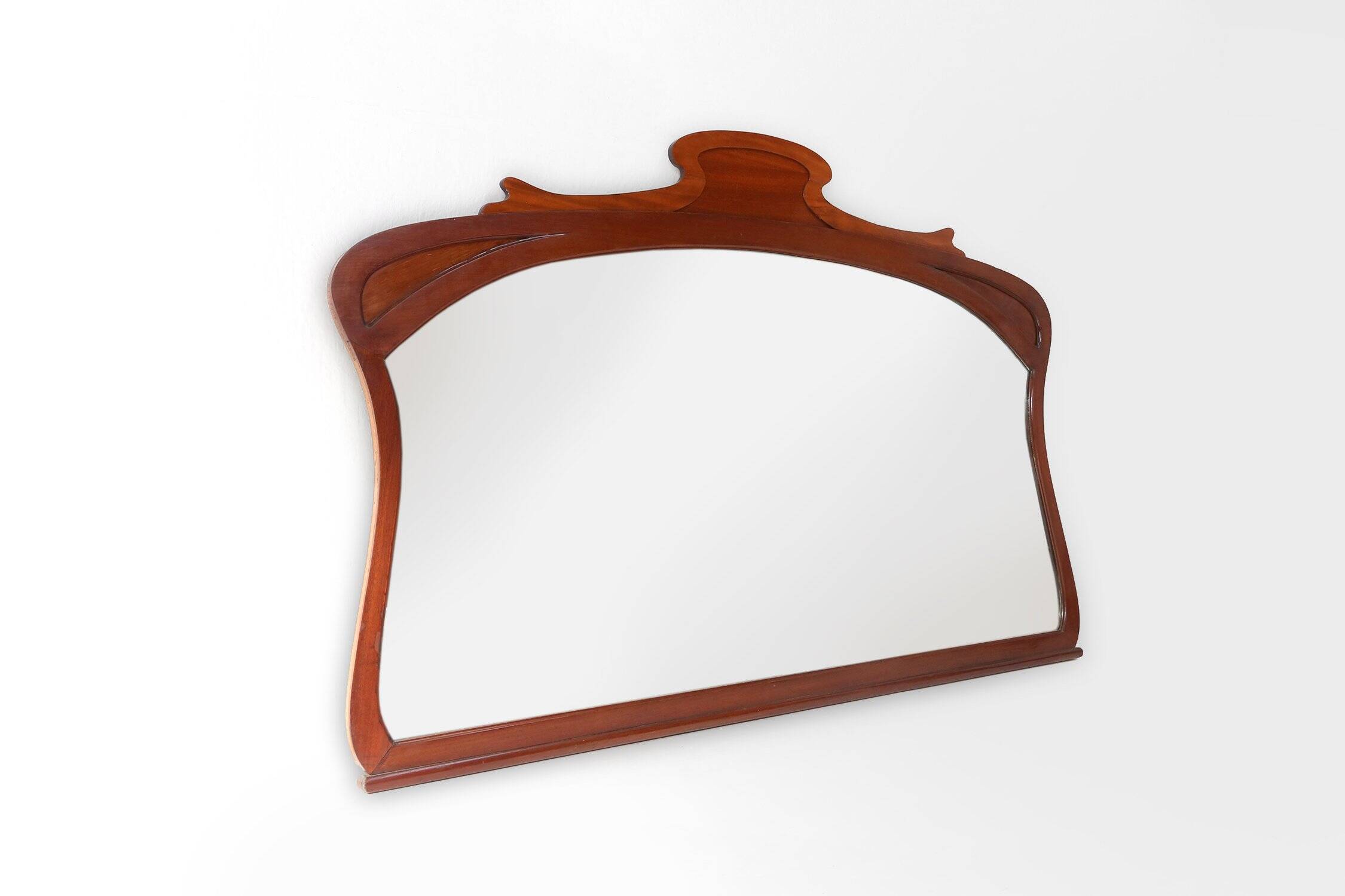 Grand miroir de cheminée en bois Art Nouveau, années 1890.