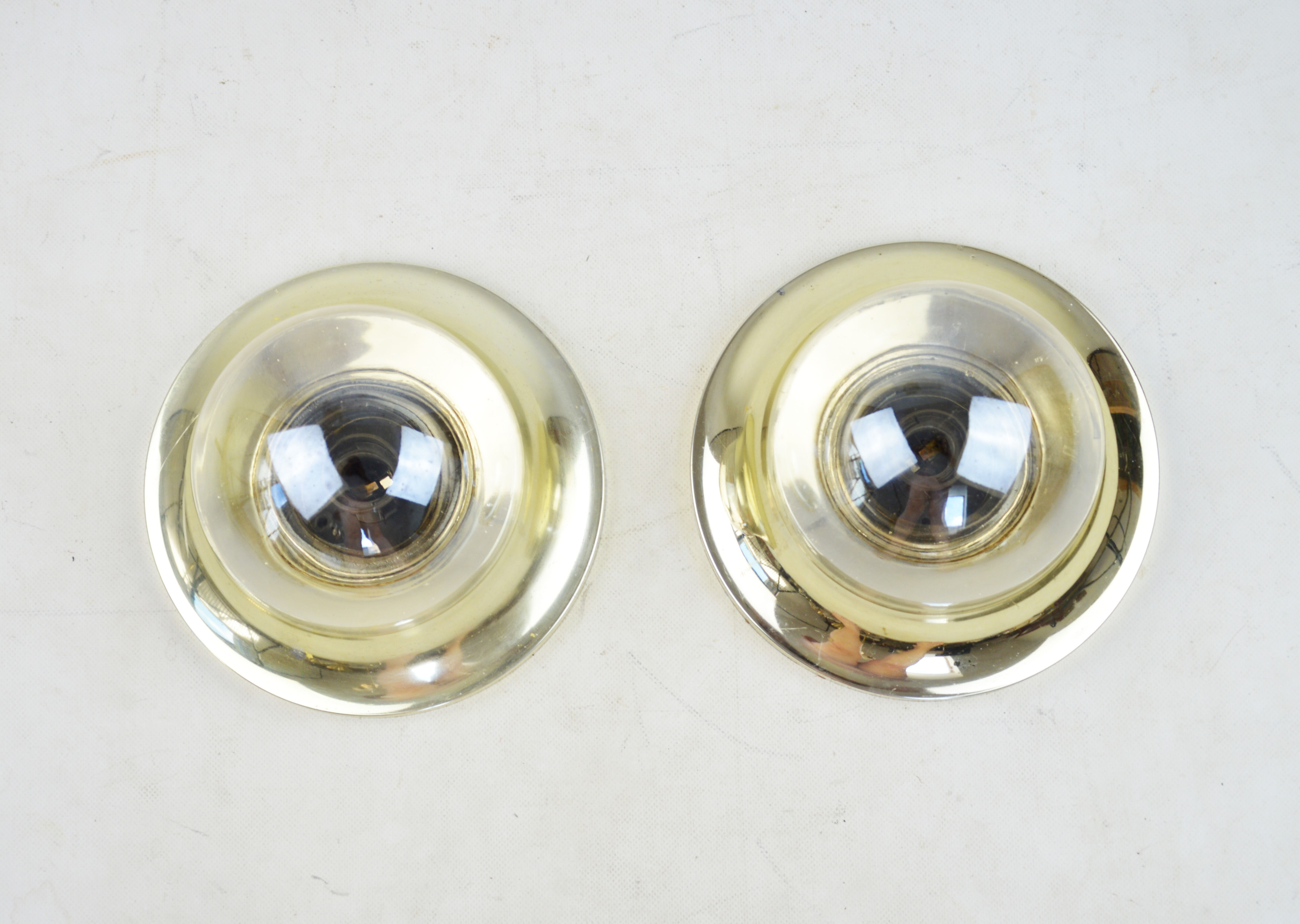 Pair of ceiling lamps