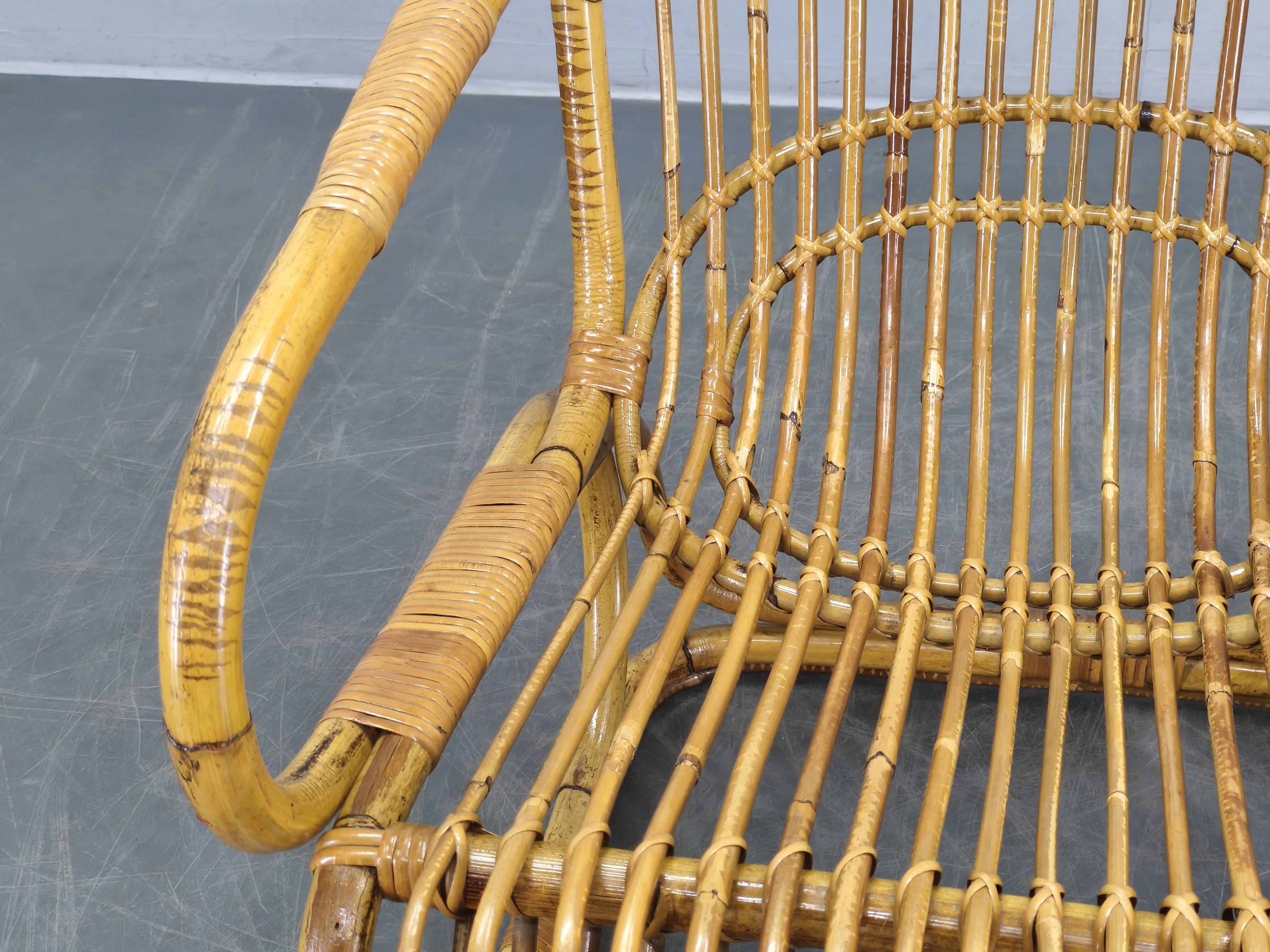 Fauteuil en rotin italien des années 1960.