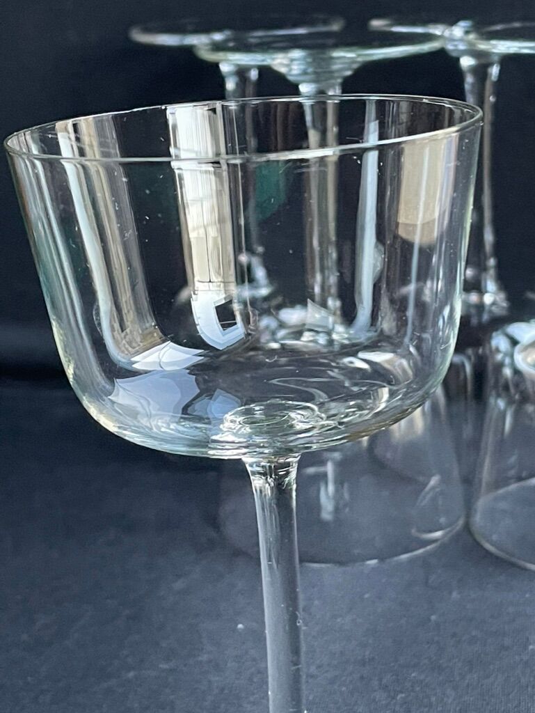 6 wine glasses light blown crystal