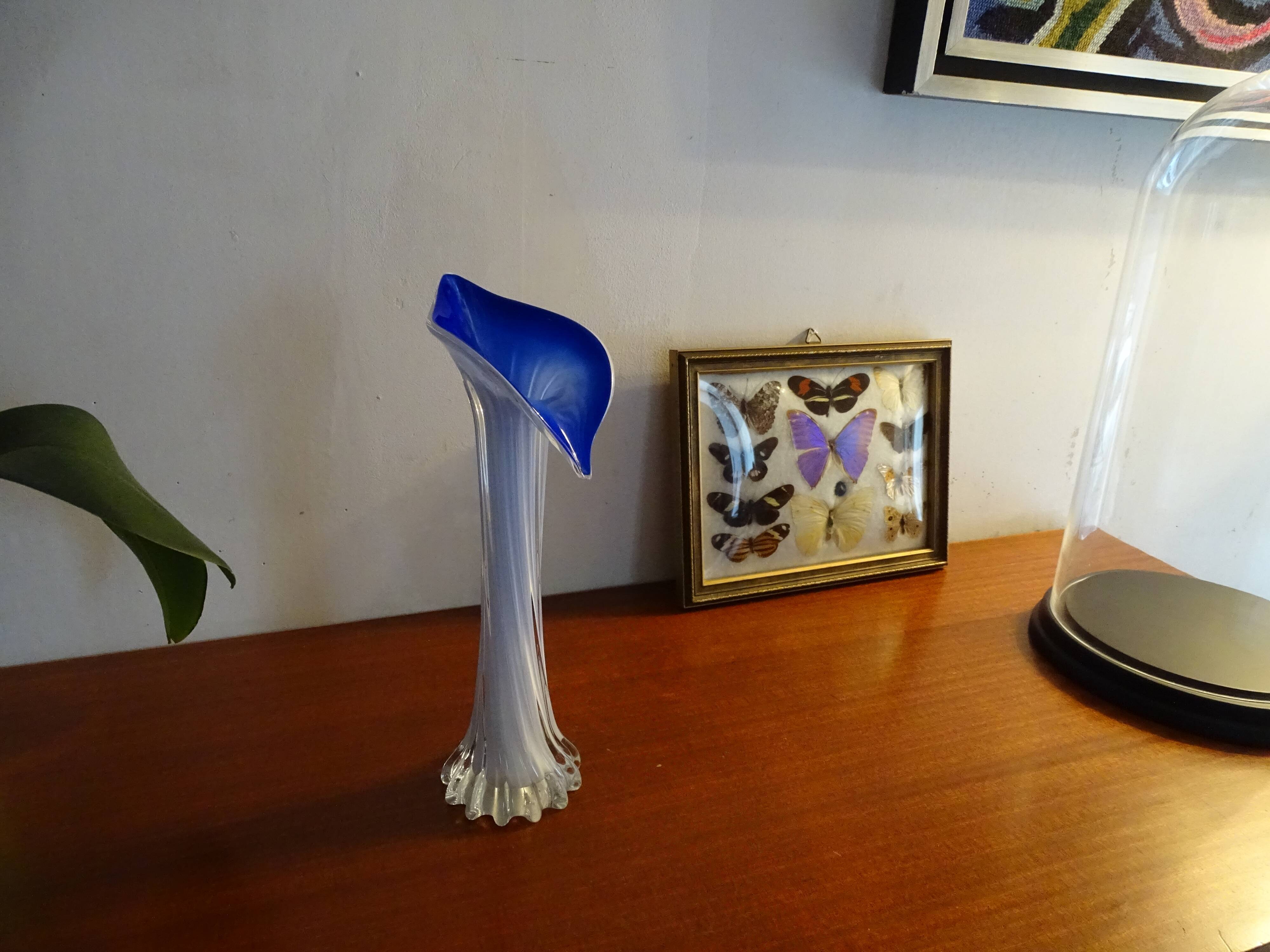 Murano glass vase twisted flower neck