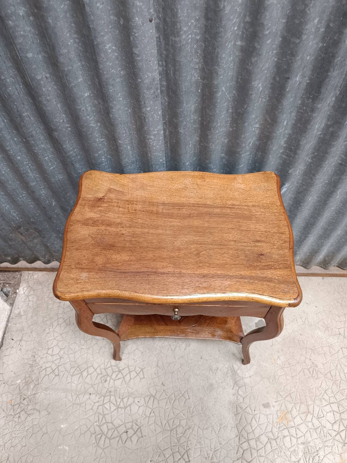 Side table - Hairdresser - Worker - small solid wood accent table