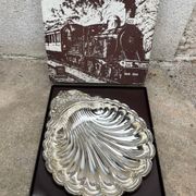 Silver shell dish