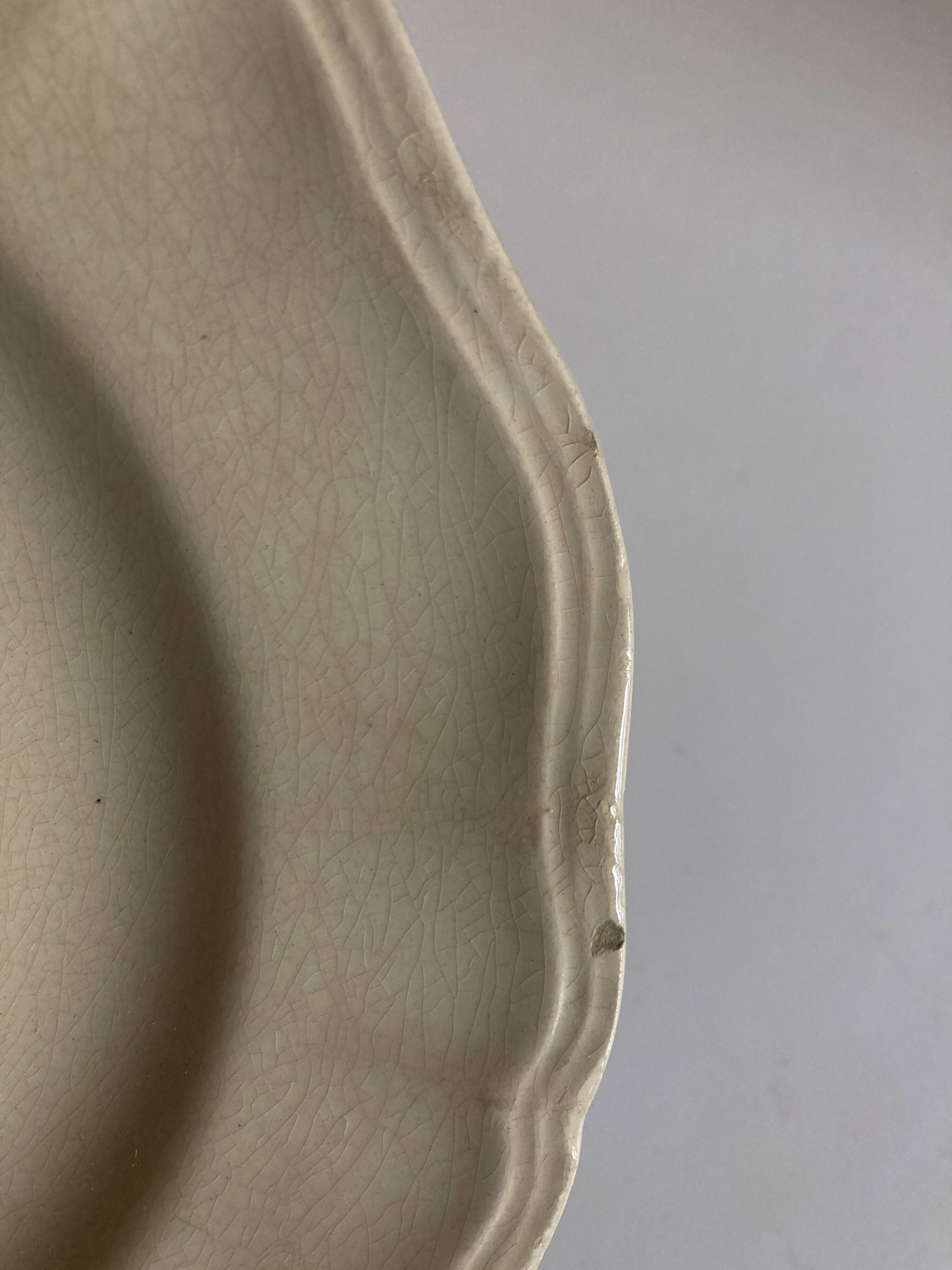 Set of 4 ivory Sarreguemines plates with gadroons