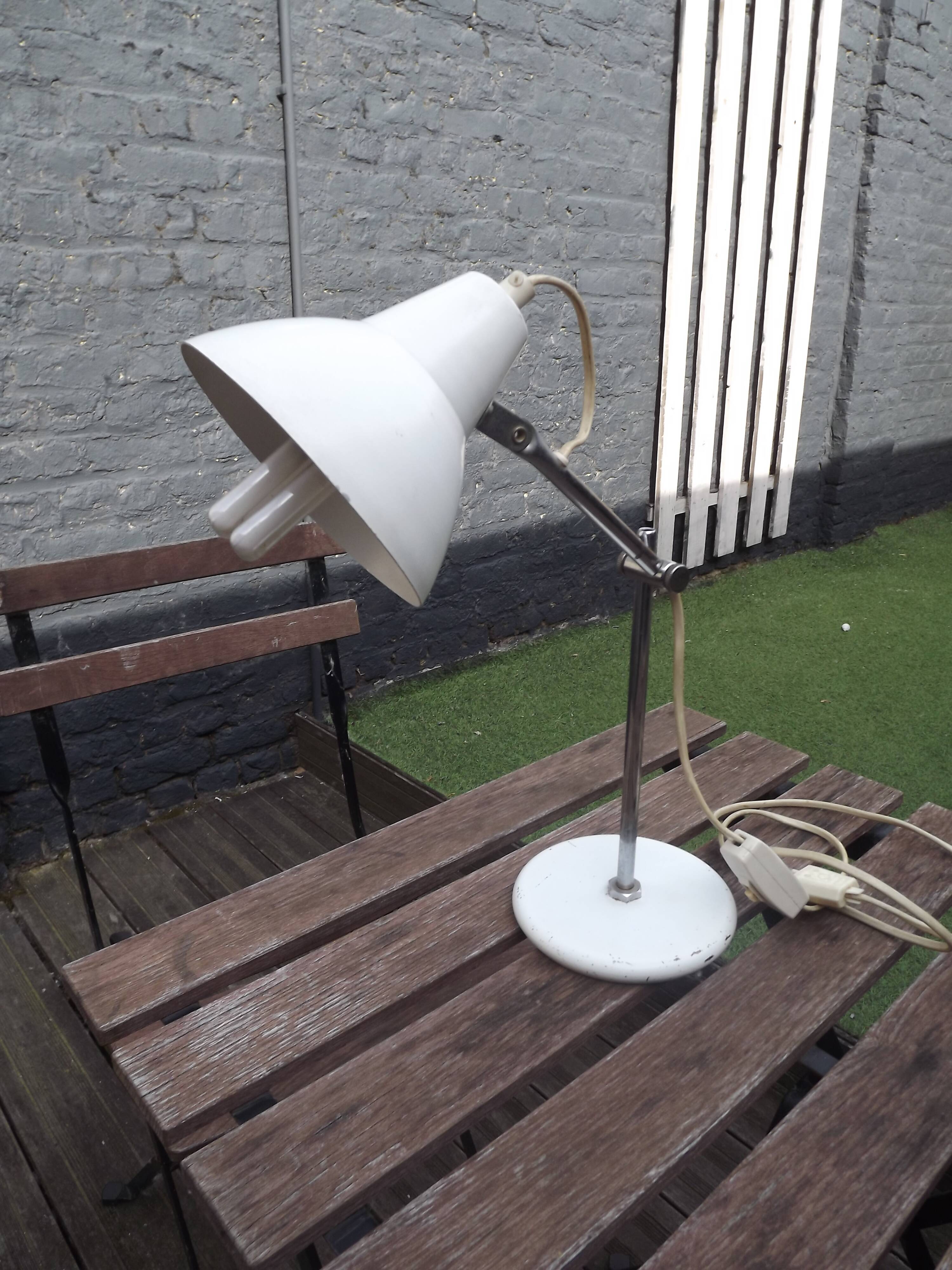 Lampe métal blanche 70' articulée vintage