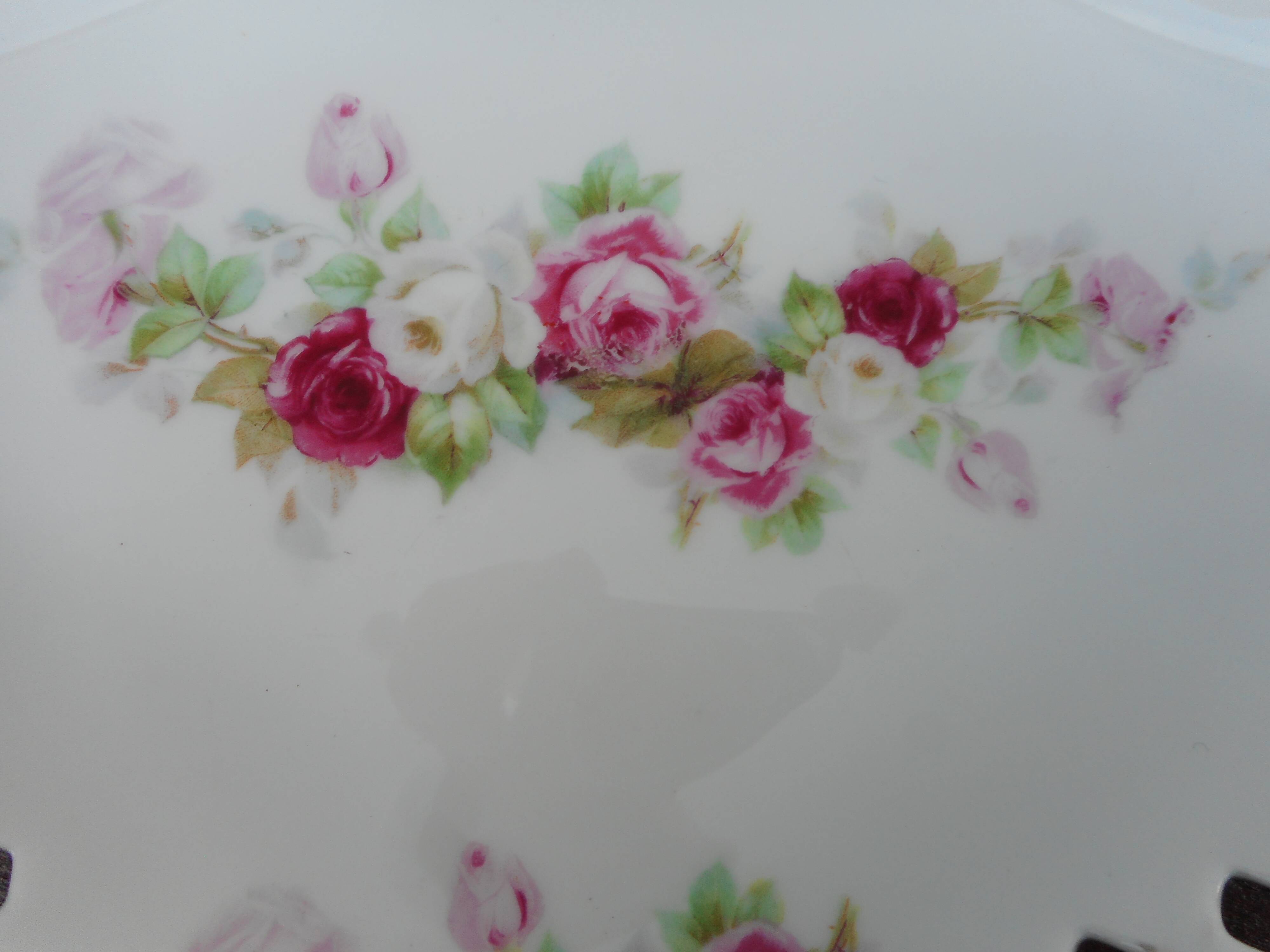 Porcelain dish floral decoration