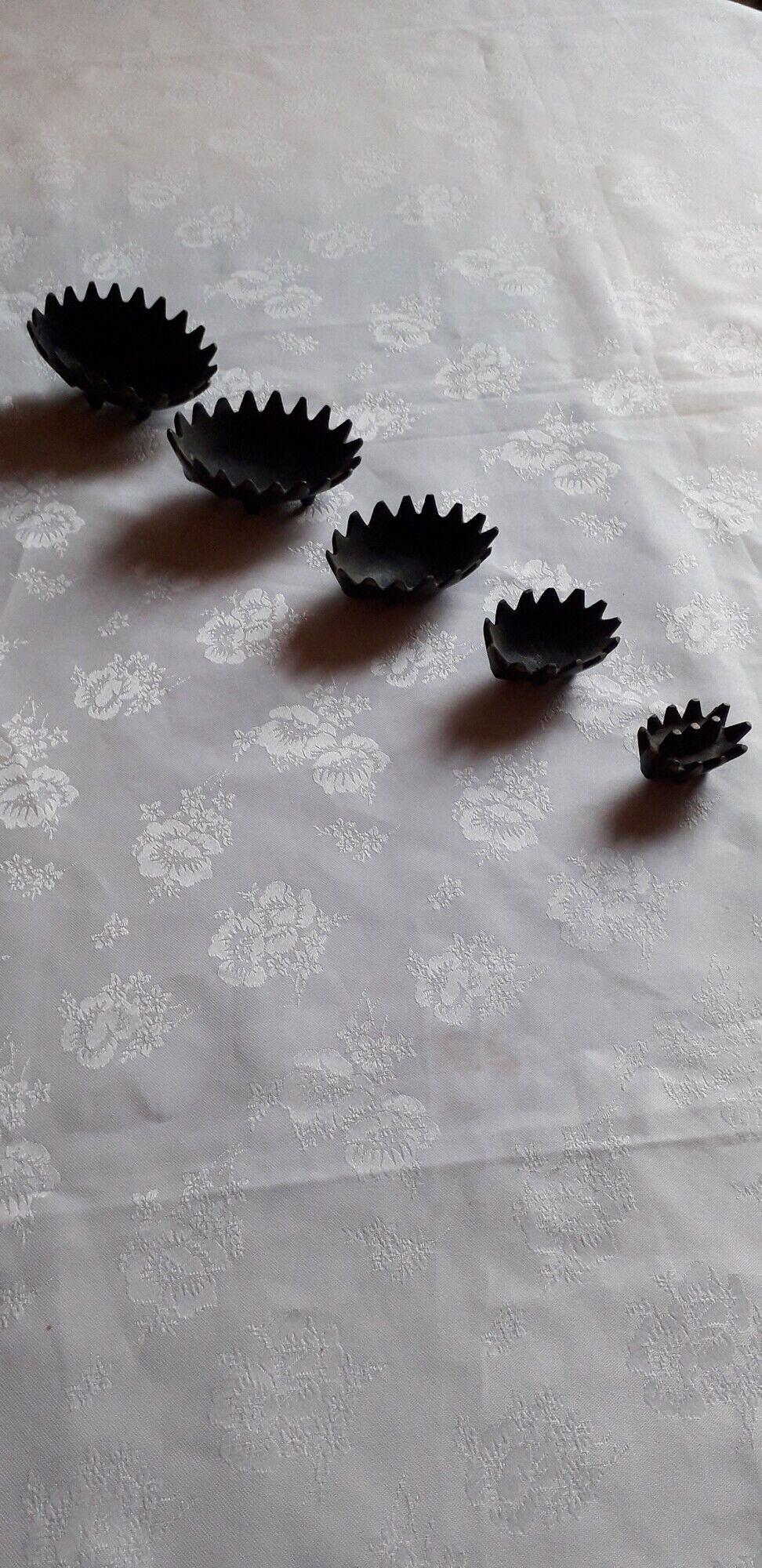 Set of trundle ashtrays in patinated bronze with 5 cups "hedgehog" attributed to Walter Bosse