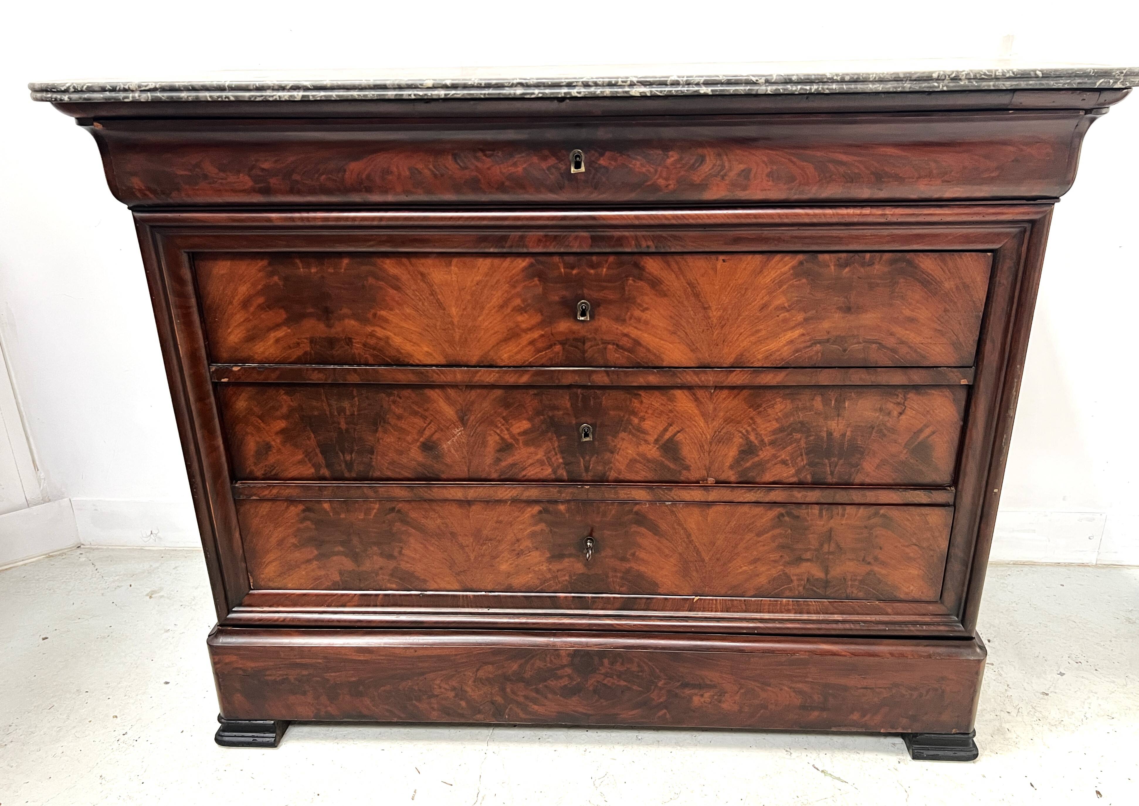 Commode secrétaire Louis Philippe en acajou XIX siècle