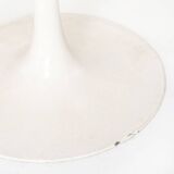 Vintage round table with tulip foot by Maurice Burke for Arkana. Aluminum + lacquered wood. United Kingdom, 60