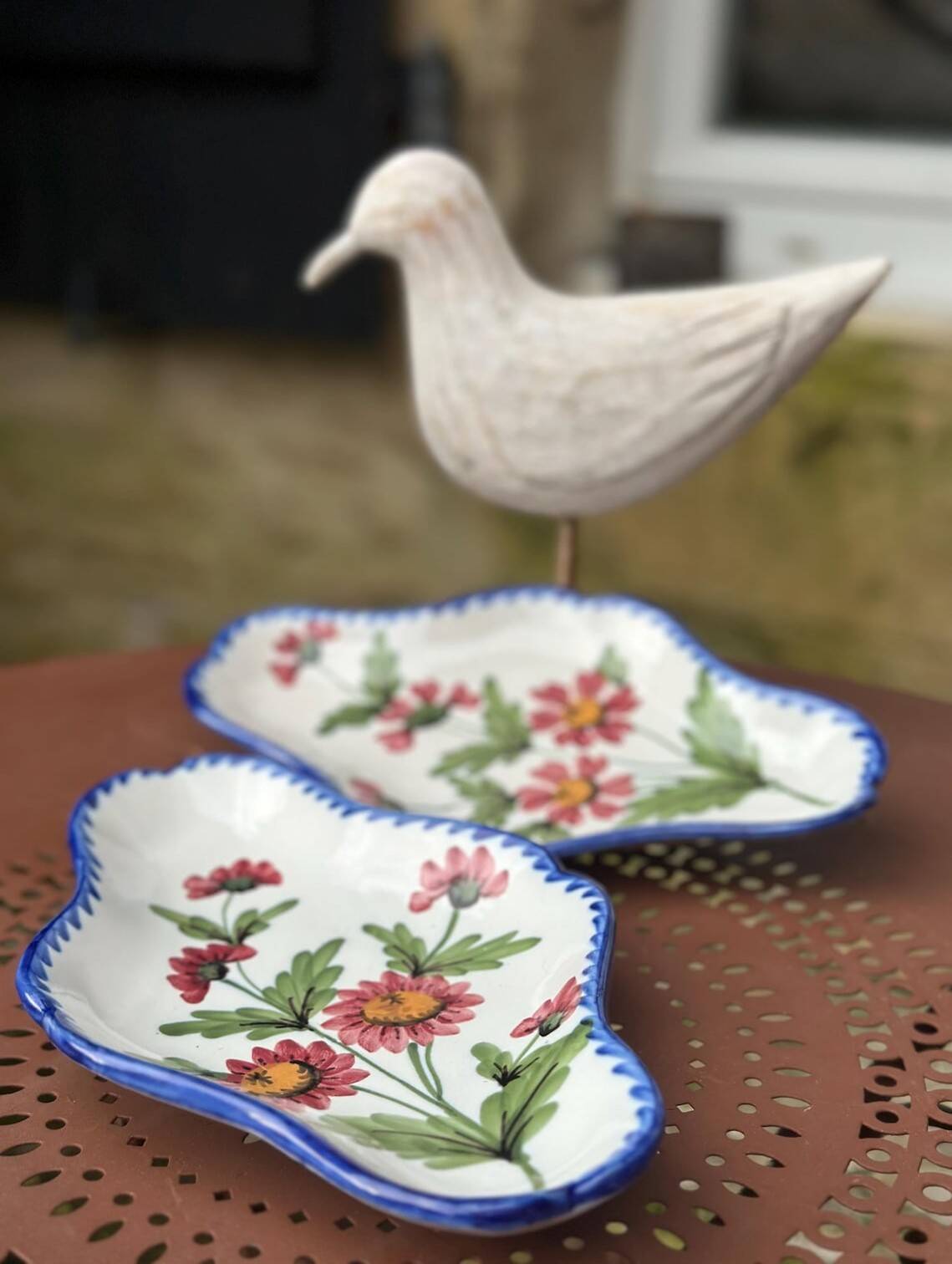 Vintage Ceramic Bowls – Hand-Painted Floral Design
