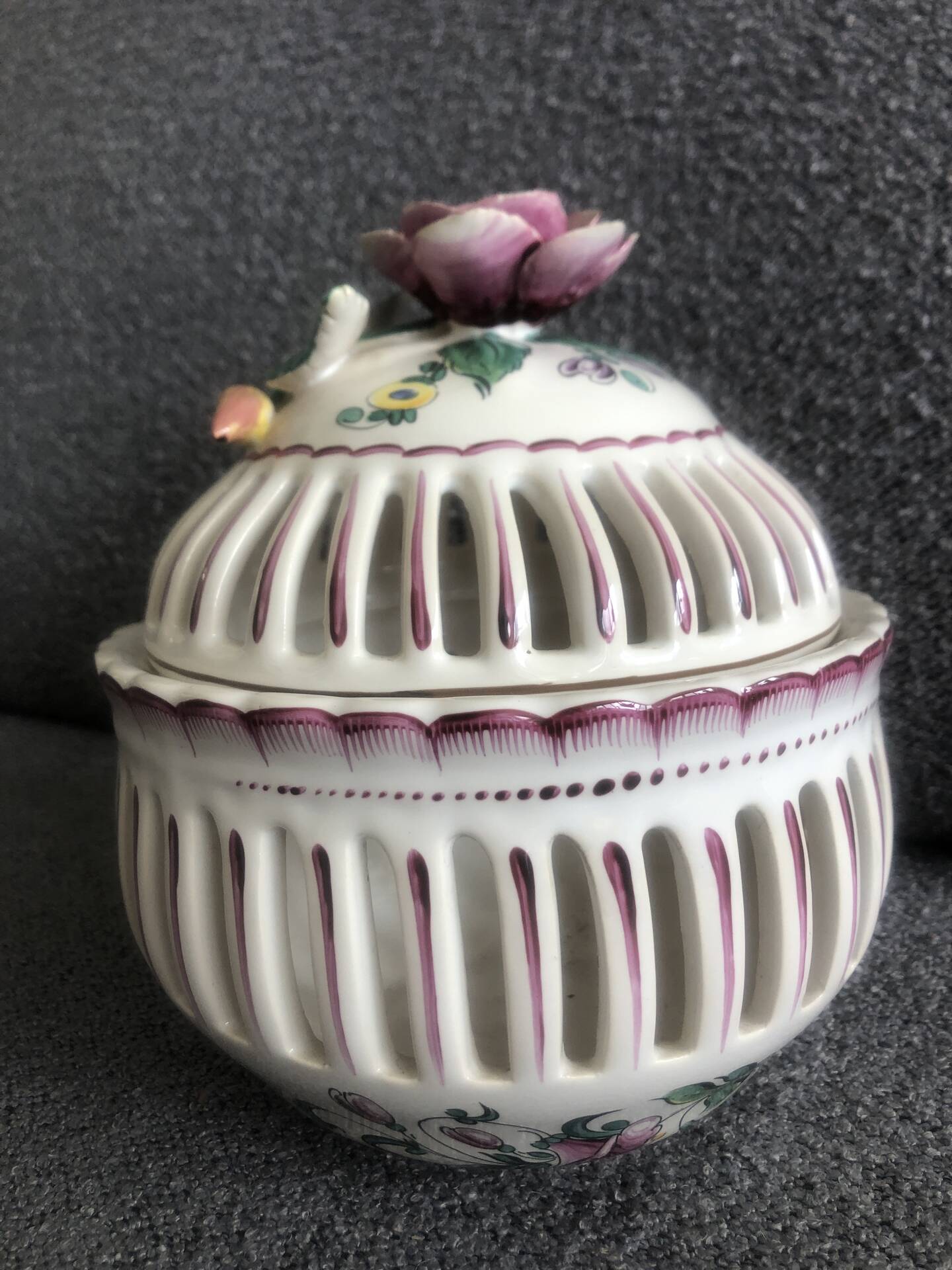 Lattice porcelain bonbonnière Chaumeil
