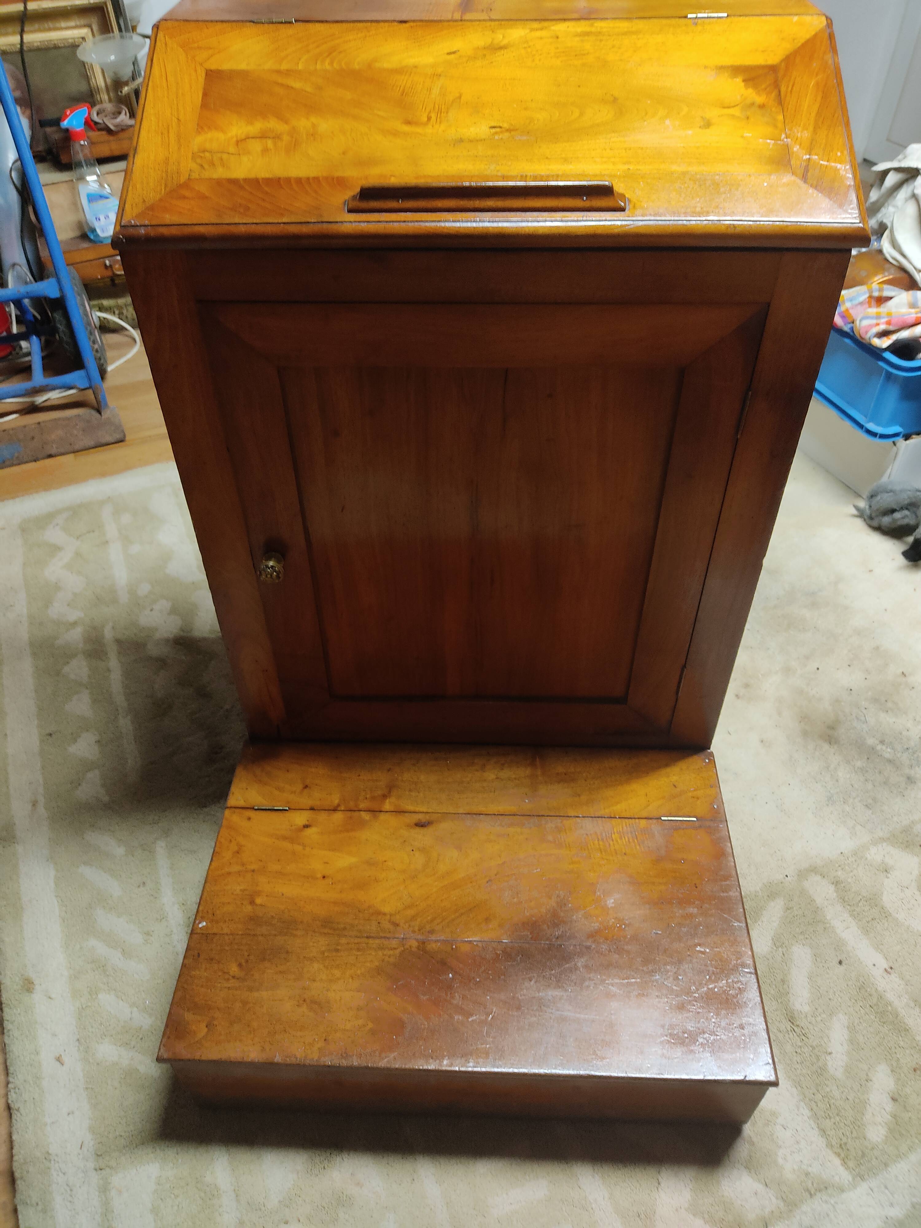 PRAY TO GOD OF THE 19TH WALNUT.