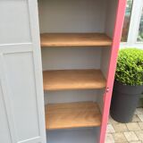 Parisian wardrobe bonnetière