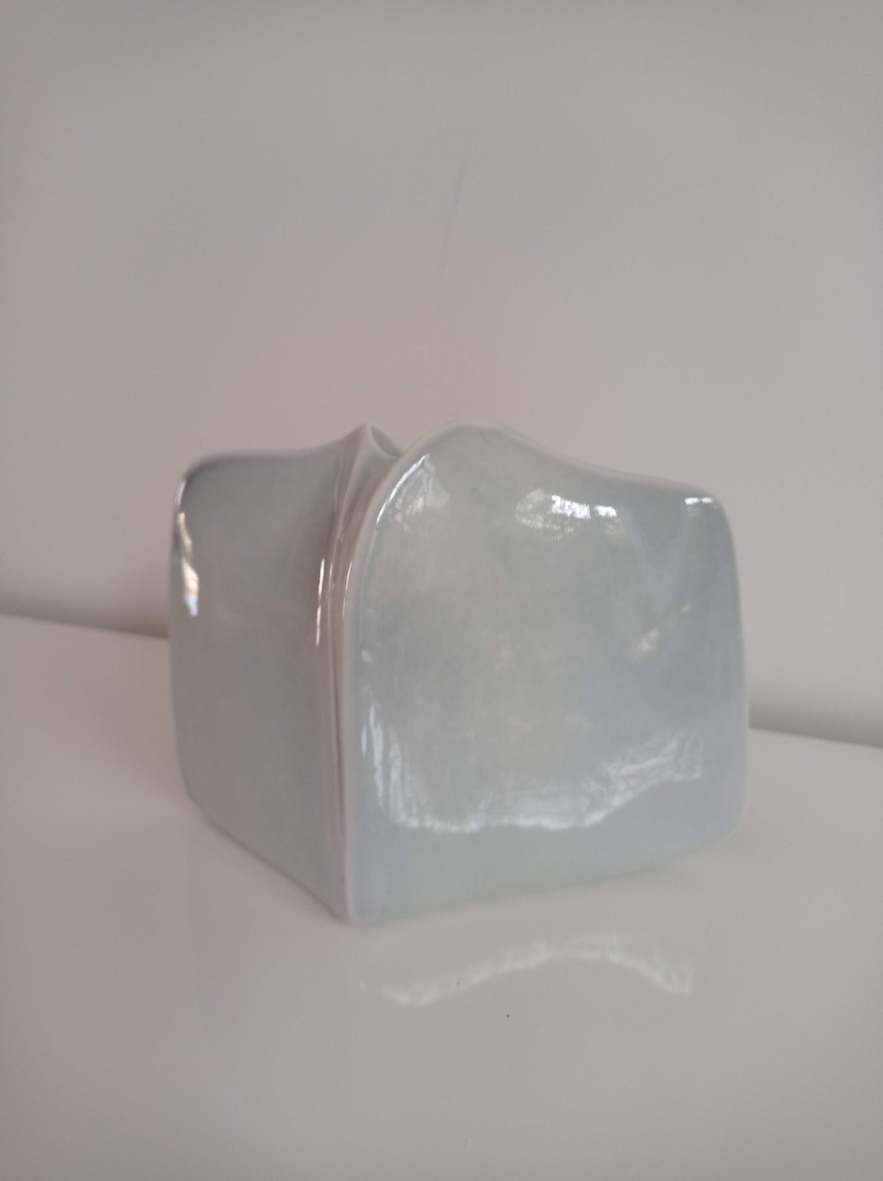 Virebent ceramic vase