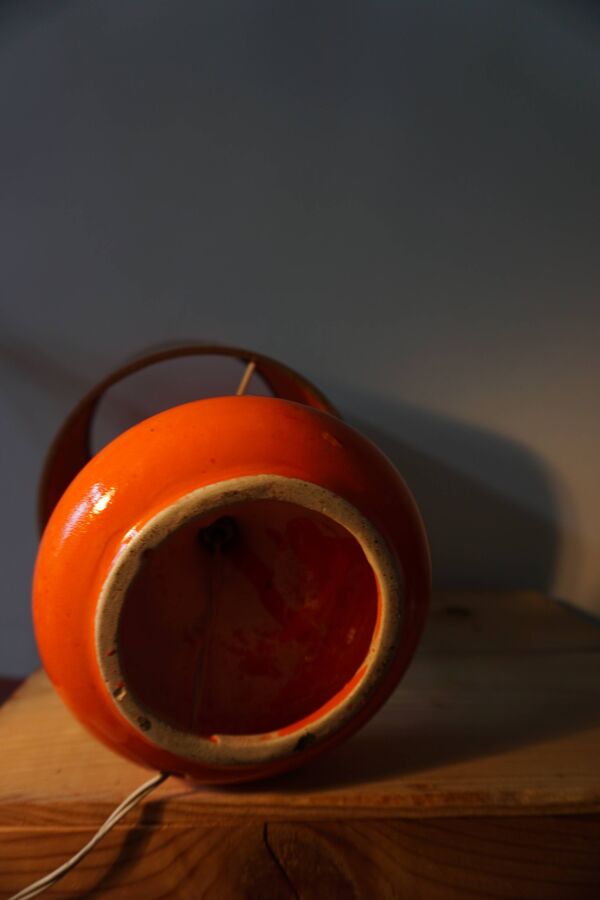 Lampe en ceramique orange années 70