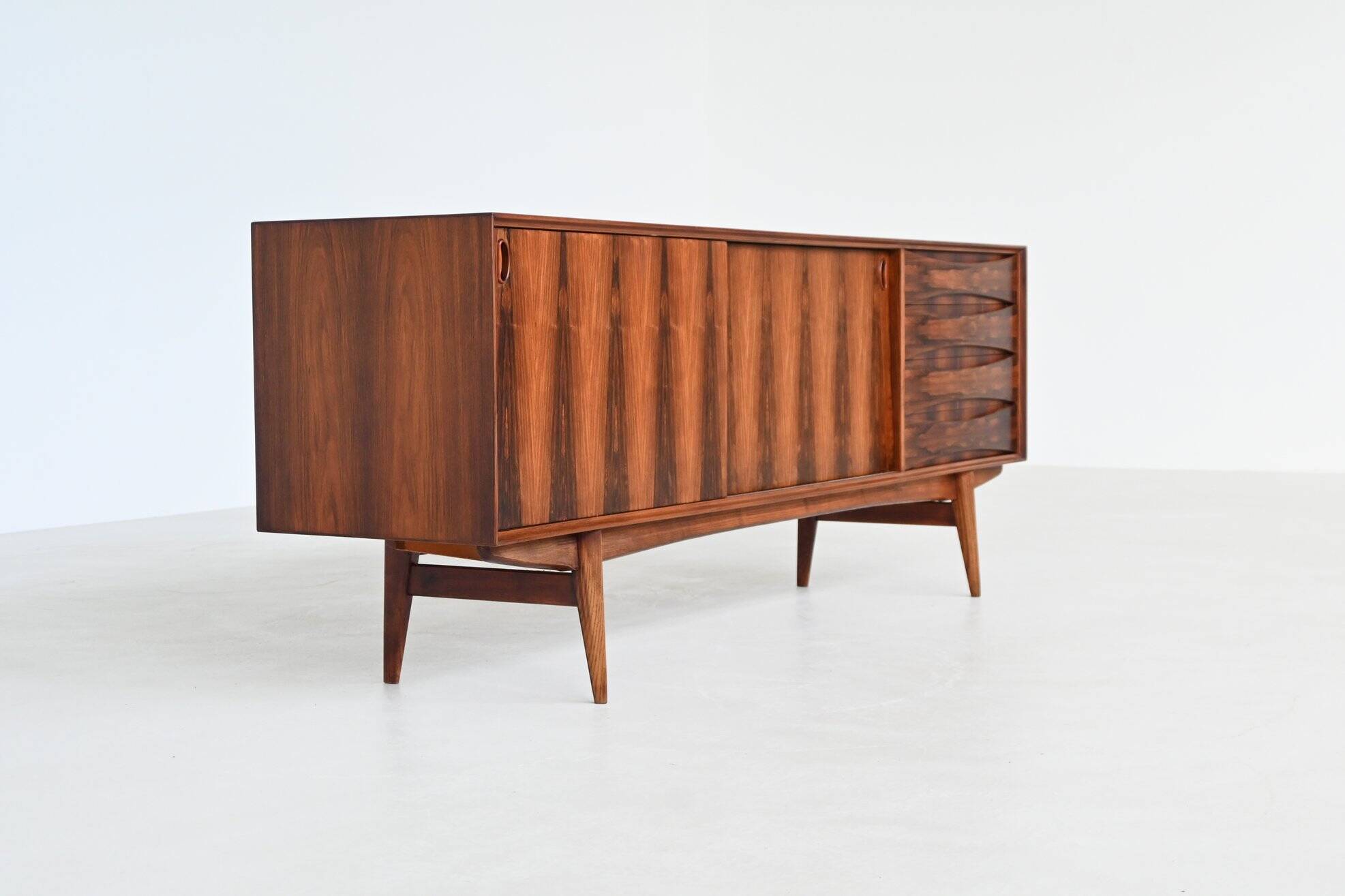 Oswald Vermaercke 'Paola' sideboard rosewood V Form Belgium 1960