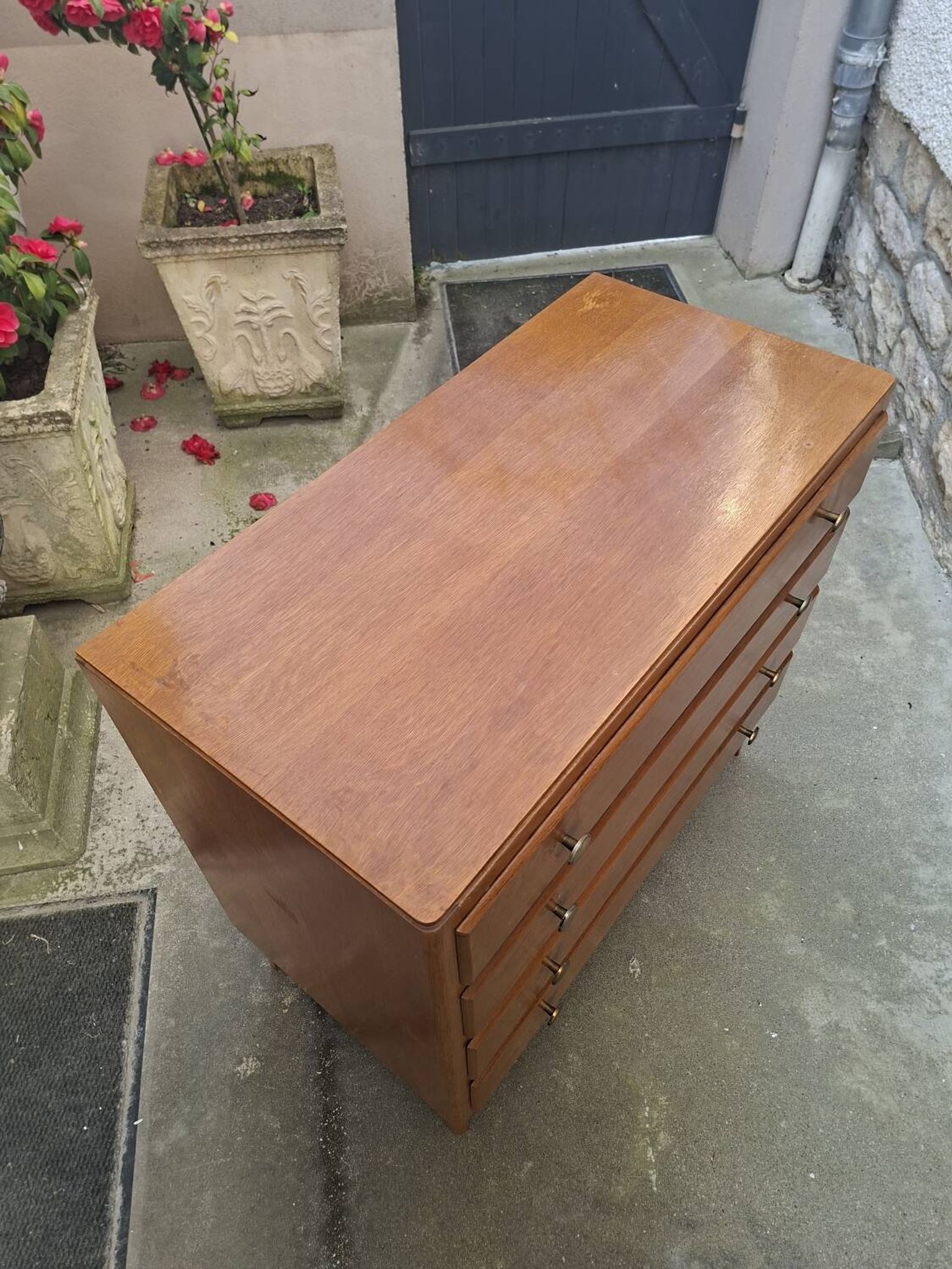 Vintage chest of drawers with tapered legs, 1950s design, 4 drawers.