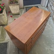 Vintage chest of drawers with tapered legs, 1950s design, 4 drawers.