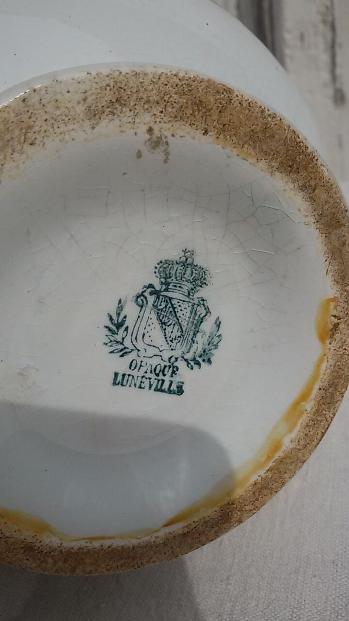 White earthenware pitcher Lunéville XIX