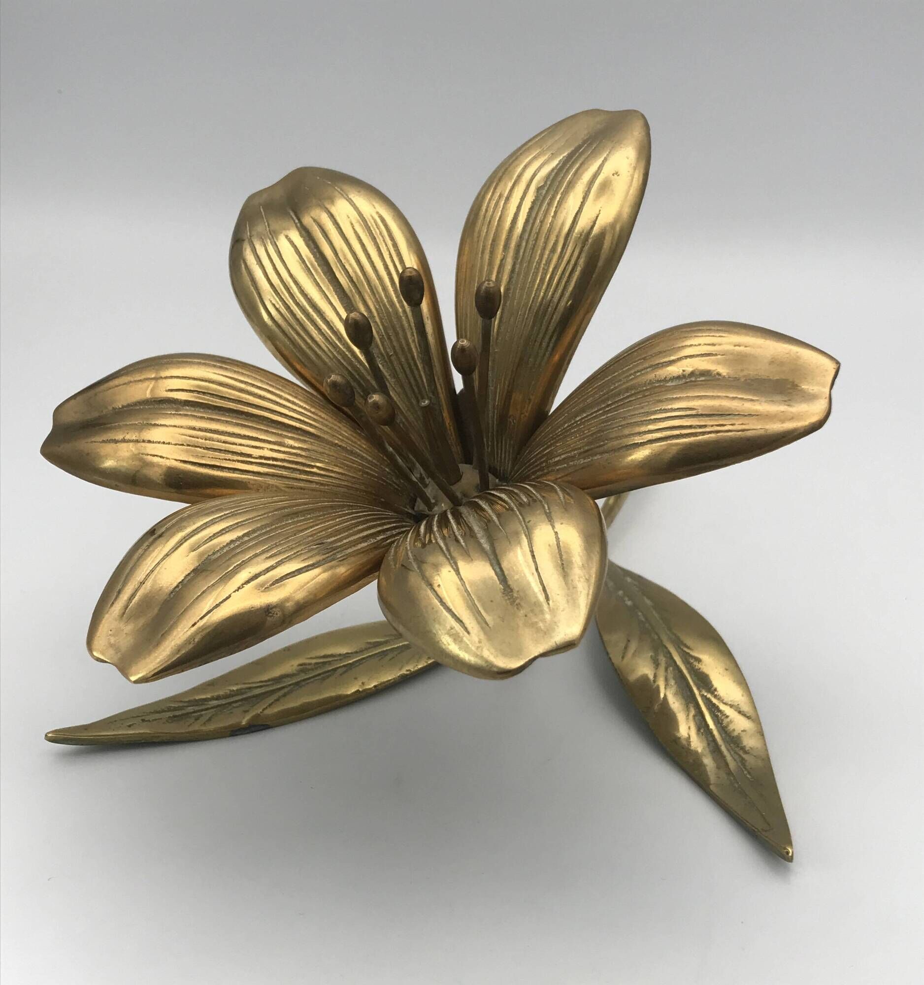 Vintage flower ashtray in solid gold-plated brass with six removable petals from the 60s/70s