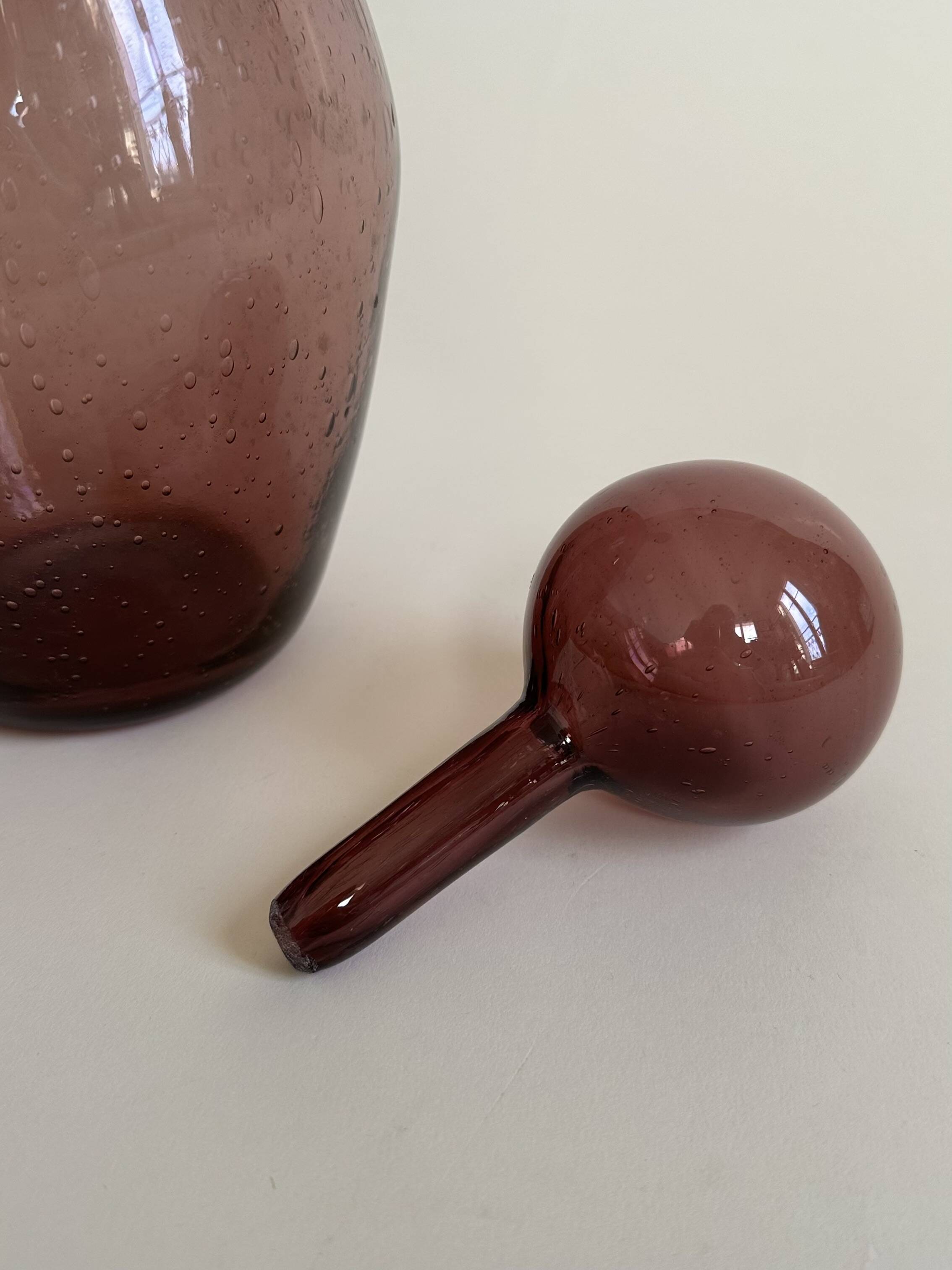 Bubble glass big carafe Biot 42 cm